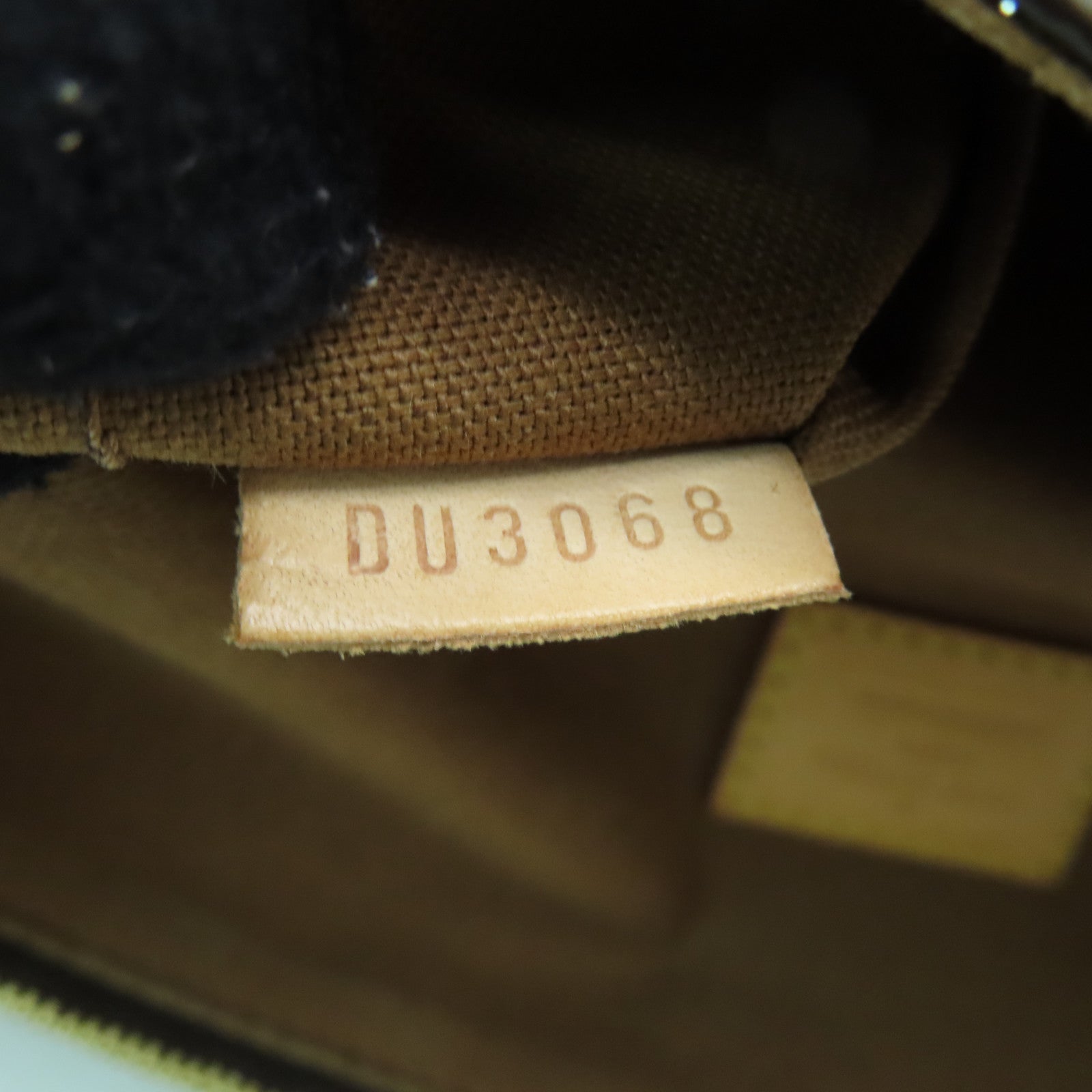 LOUIS VUITTON Monogram Beaubourg金扣手挽袋啡色