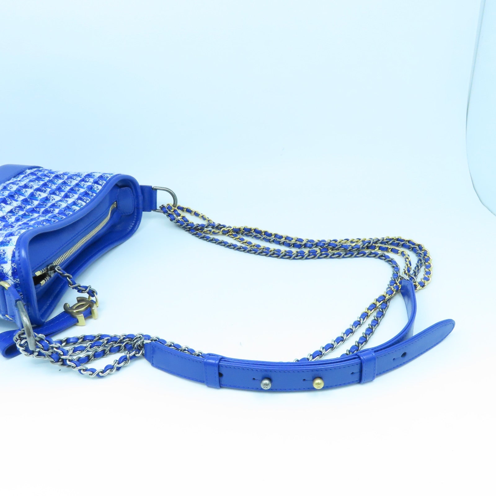 CHANEL tweed Gabrielle gold buckle / silver buckle chain shoulder bag blue