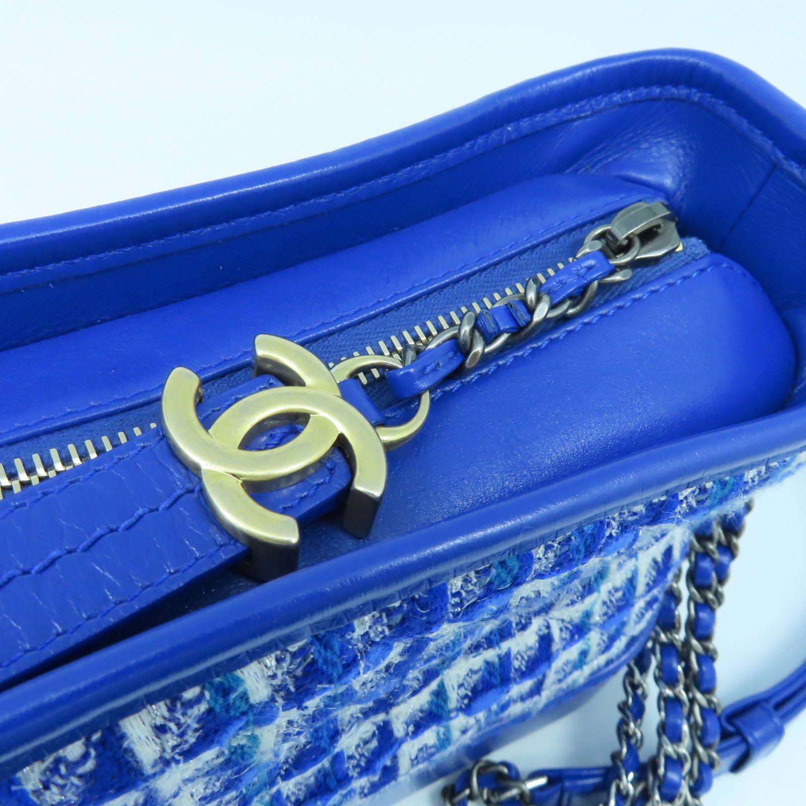 CHANEL tweed Gabrielle gold buckle / silver buckle chain shoulder bag blue