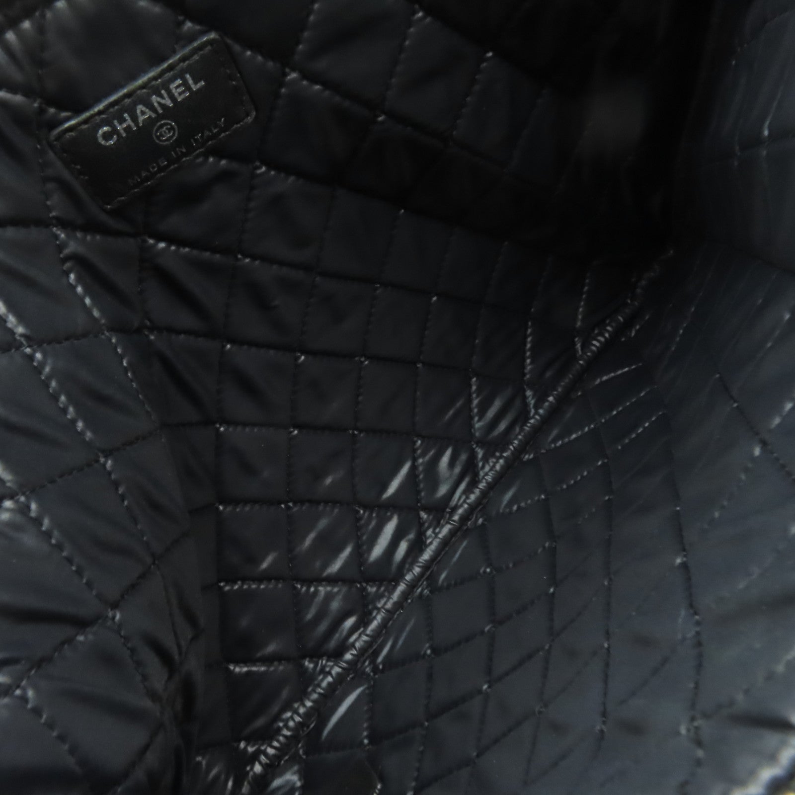 CHANEL 菱格漆皮Clutch銀扣手拿包黑色