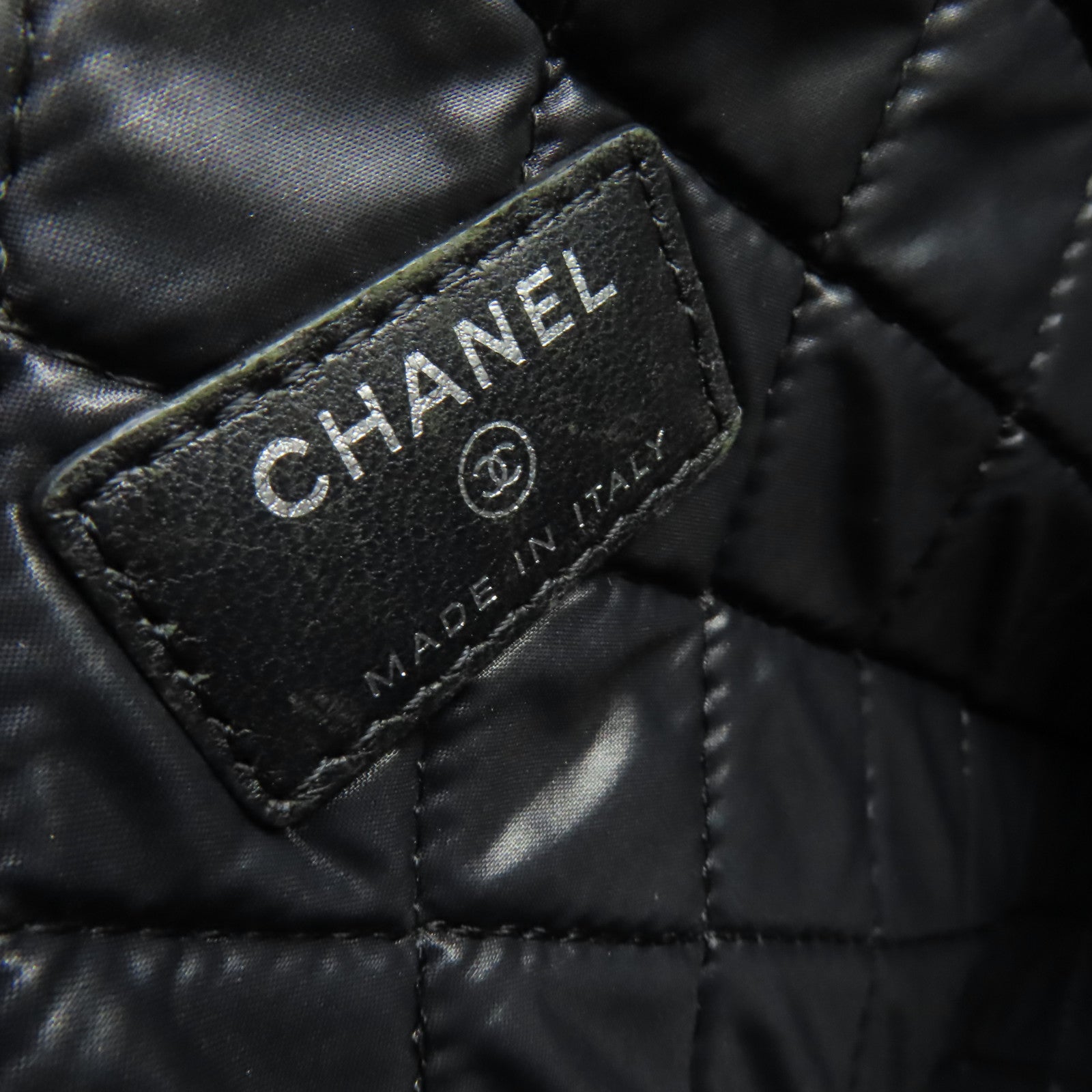 CHANEL 菱格漆皮Clutch銀扣手拿包黑色