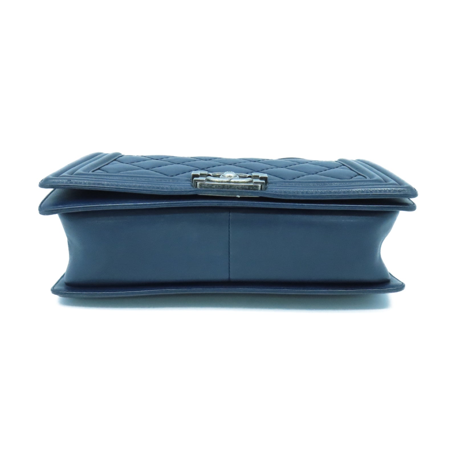 CHANEL rhombic cowhide leather Boy Chanel 28cm silver buckle chain shoulder bag dark blue