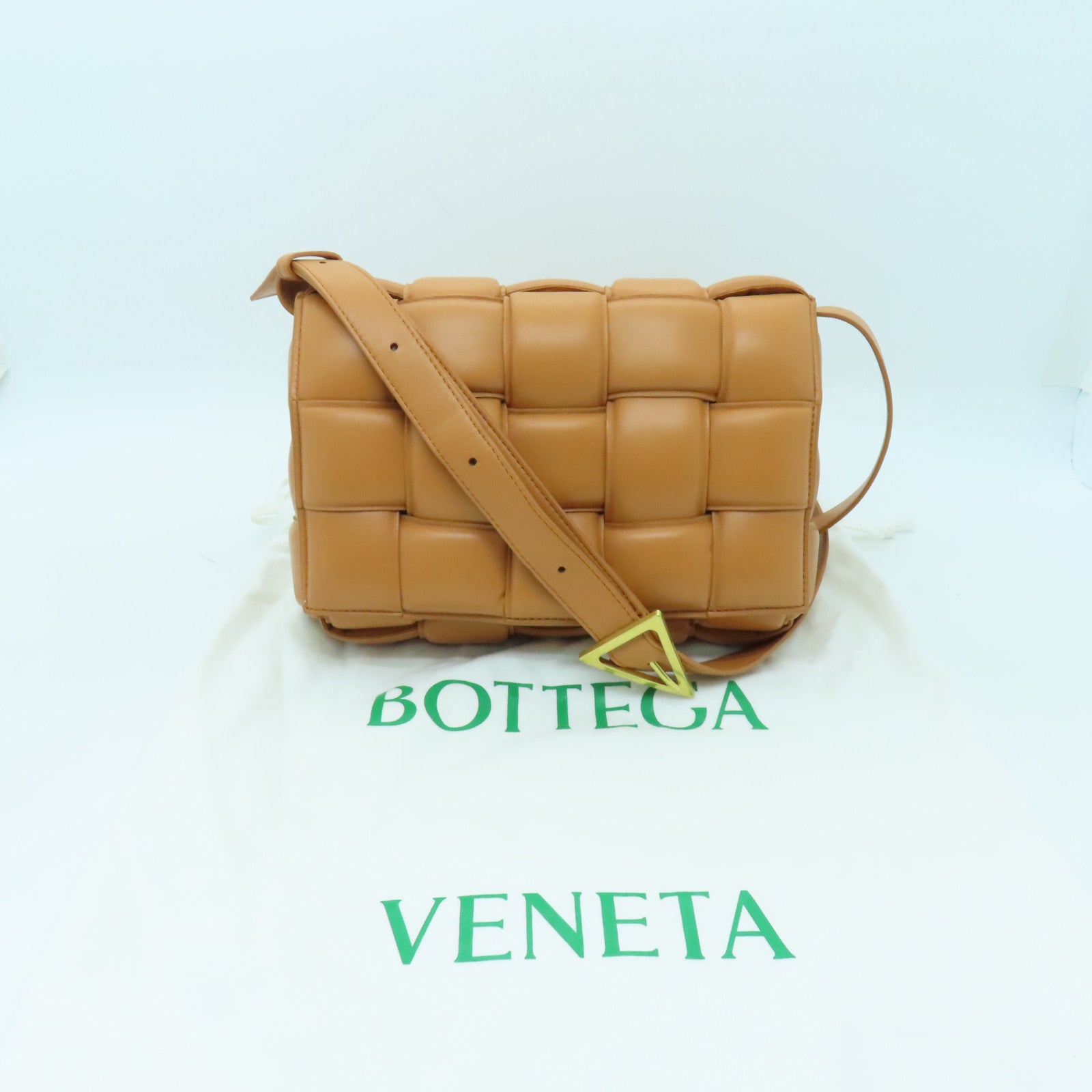 BOTTEGA VENETA 皮革Casstte金扣肩背袋啡色