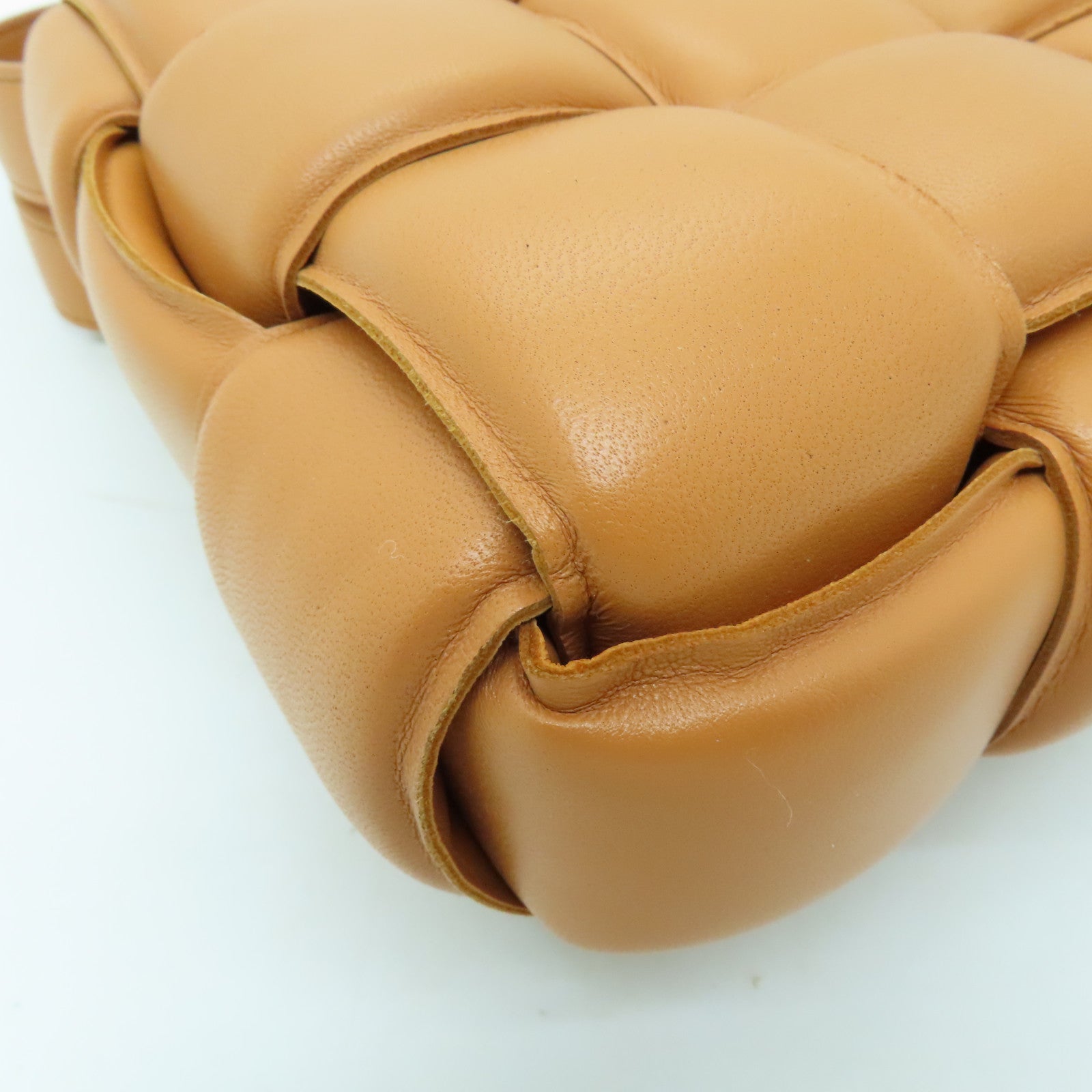 BOTTEGA VENETA 皮革Casstte金扣肩背袋啡色