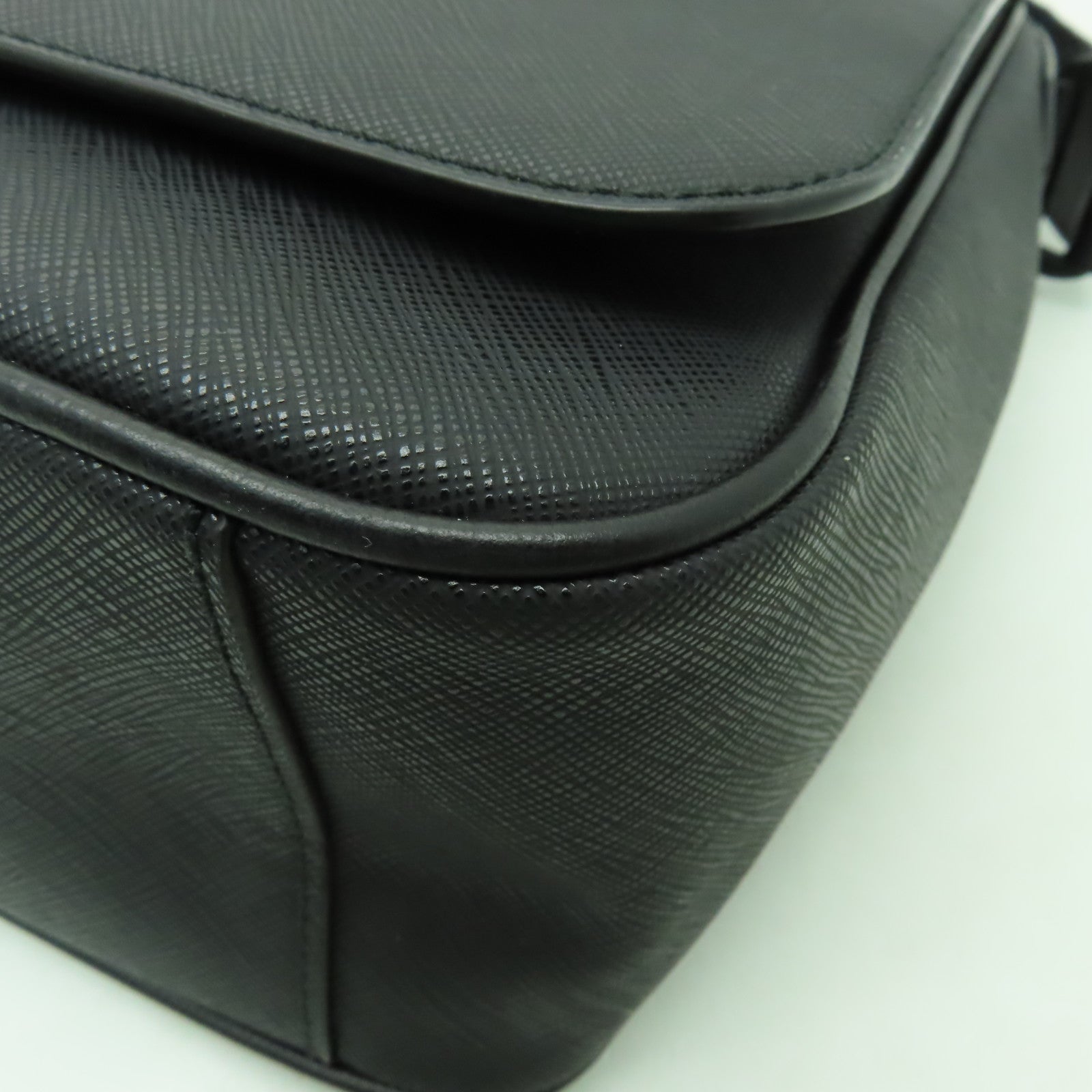 BALLY 塗層帆布Shoulder Bag銀扣肩背袋黑色