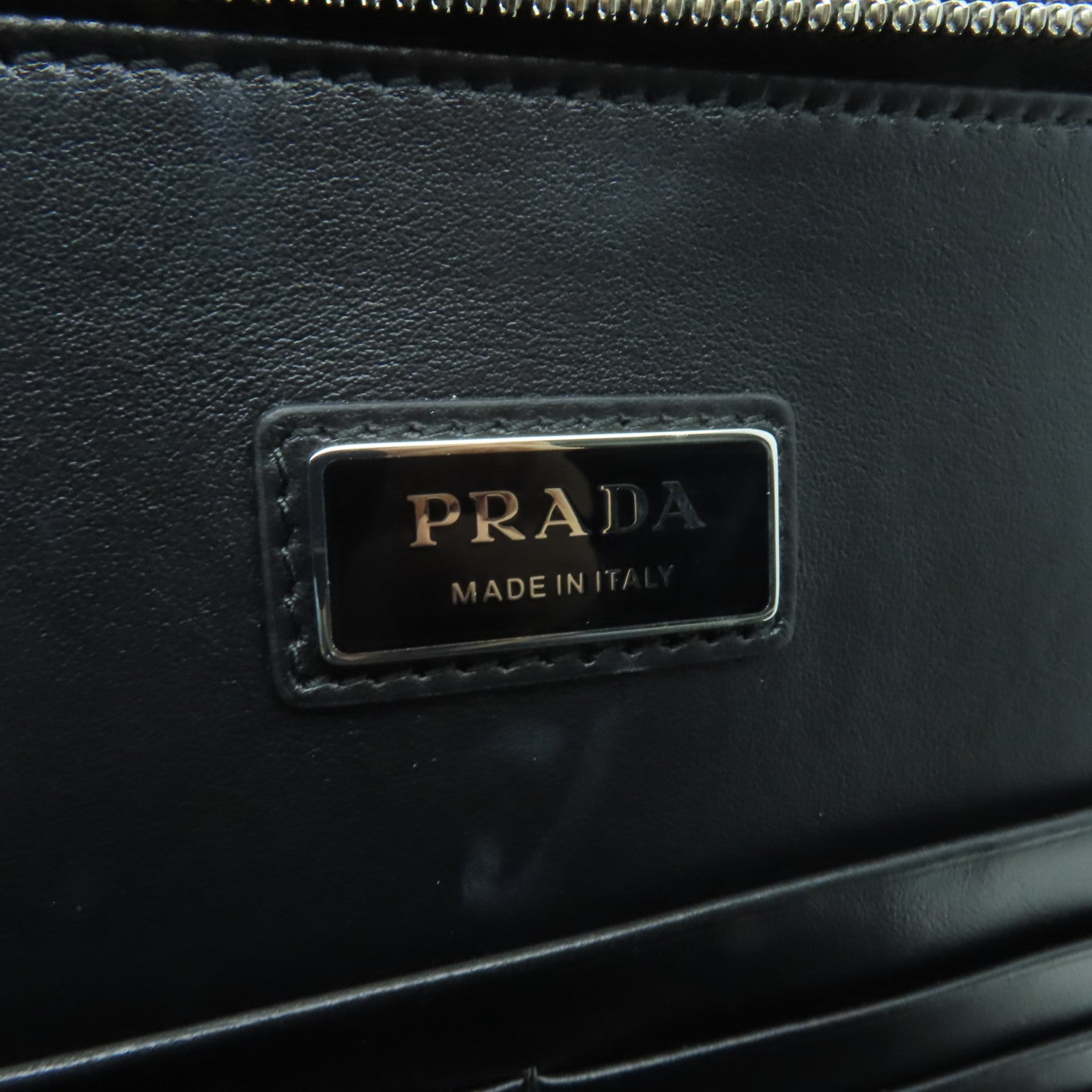 PRADA 牛皮皮革Clutch Bag銀扣手拿包黑色