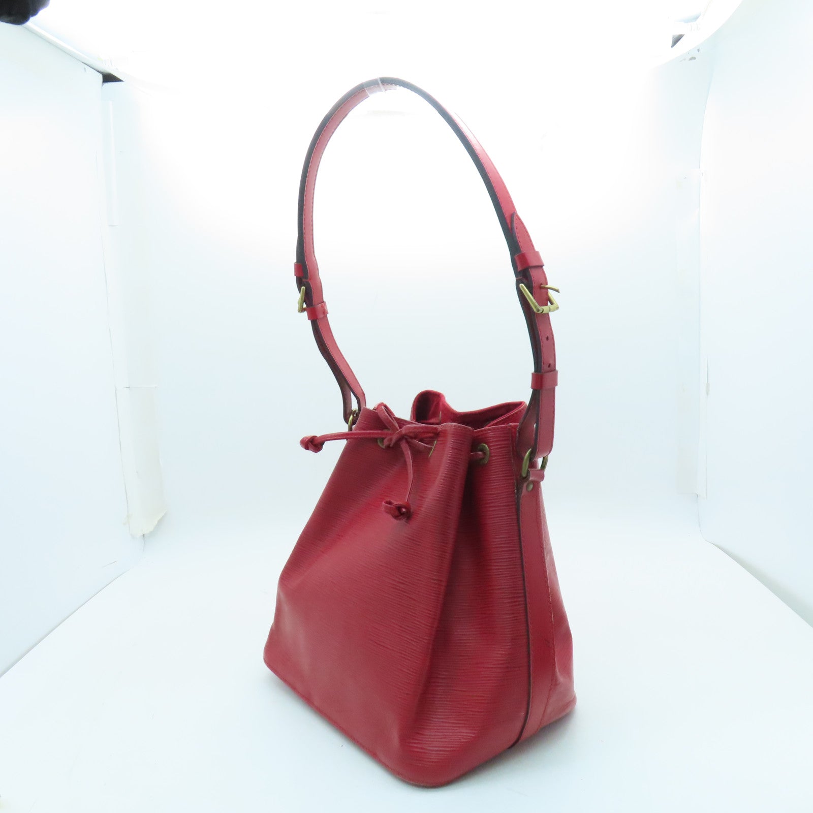 LOUIS VUITTON 【激減優惠】Epi Noe金扣肩背袋紅色