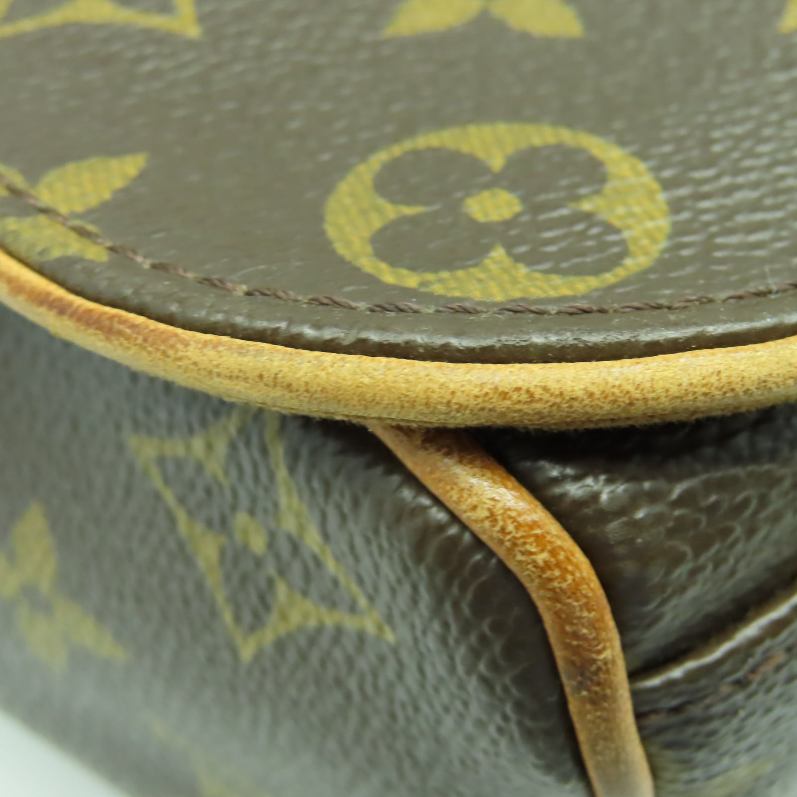LOUIS VUITTON Monogram Abbesses Messenger金扣肩背袋棕色
