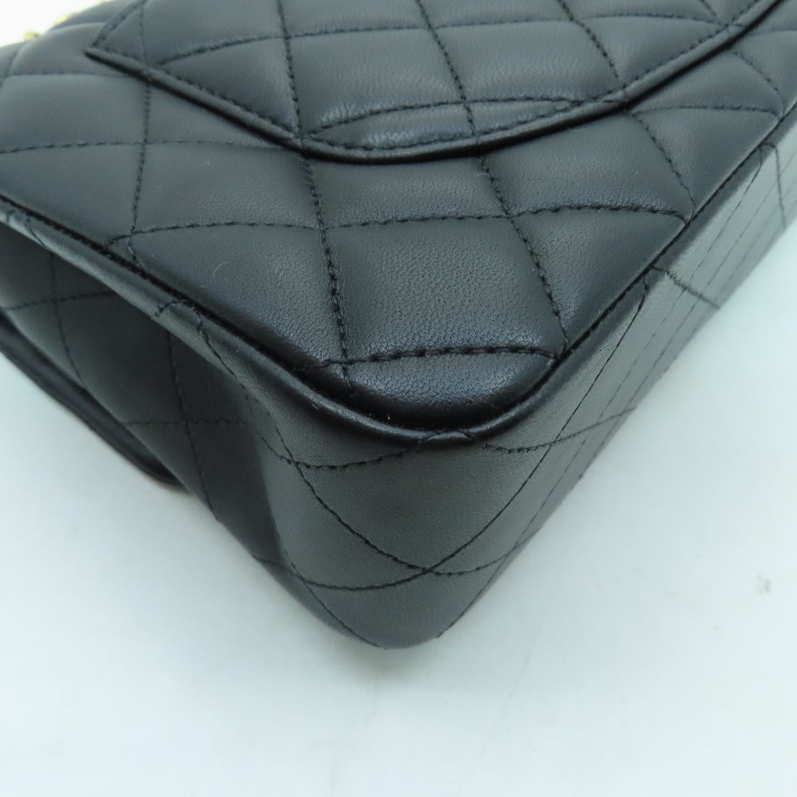 CHANEL 菱格羊皮皮革Classic 23金扣鏈帶肩背袋黑色