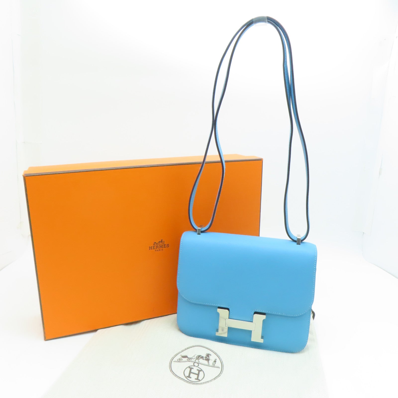 HERMES Swift皮革Constance Mini銀扣肩背袋Bleu Du Nord藍色