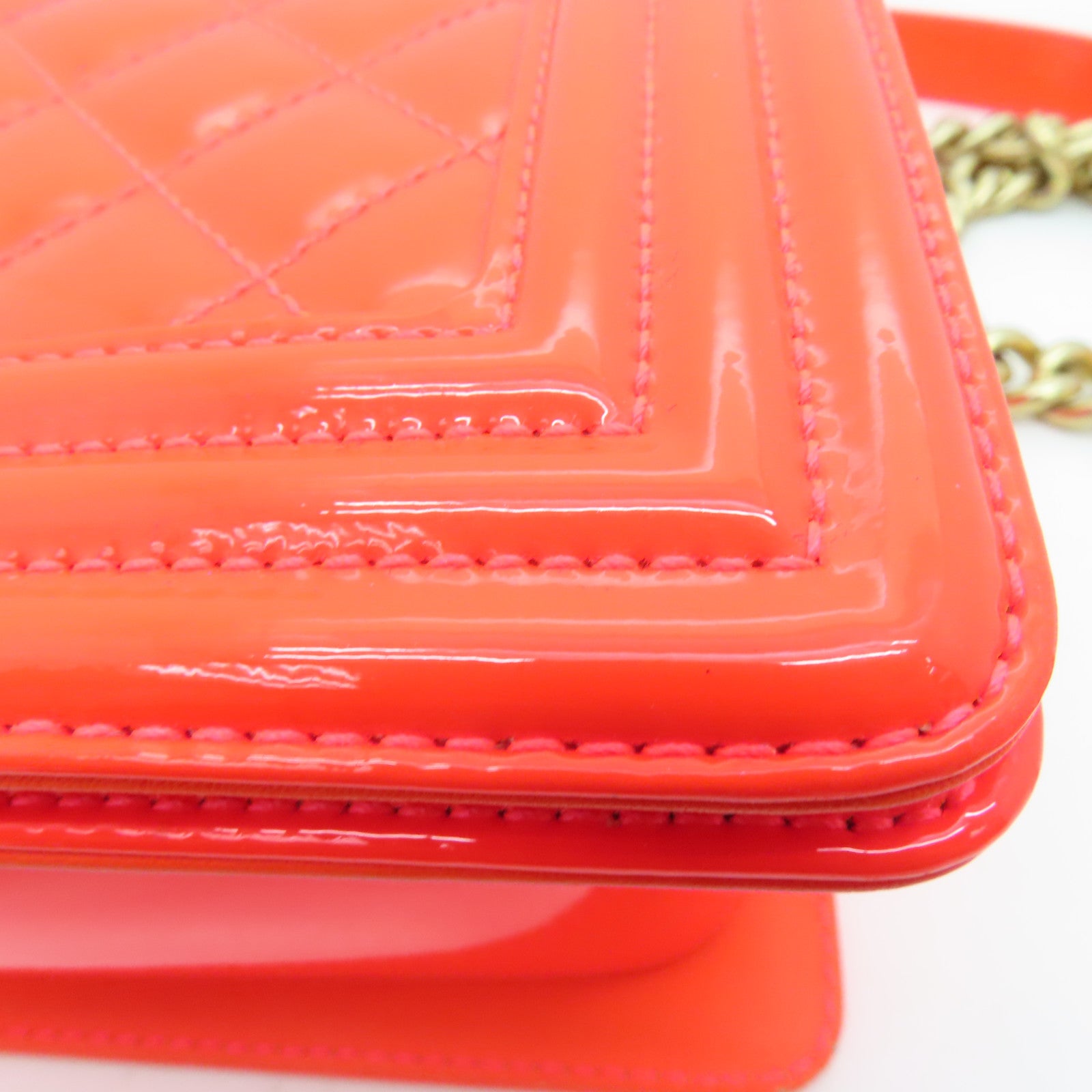 CHANEL diamond patent leather Boy Chanel Shoulder Bag gold buckle chain shoulder bag orange