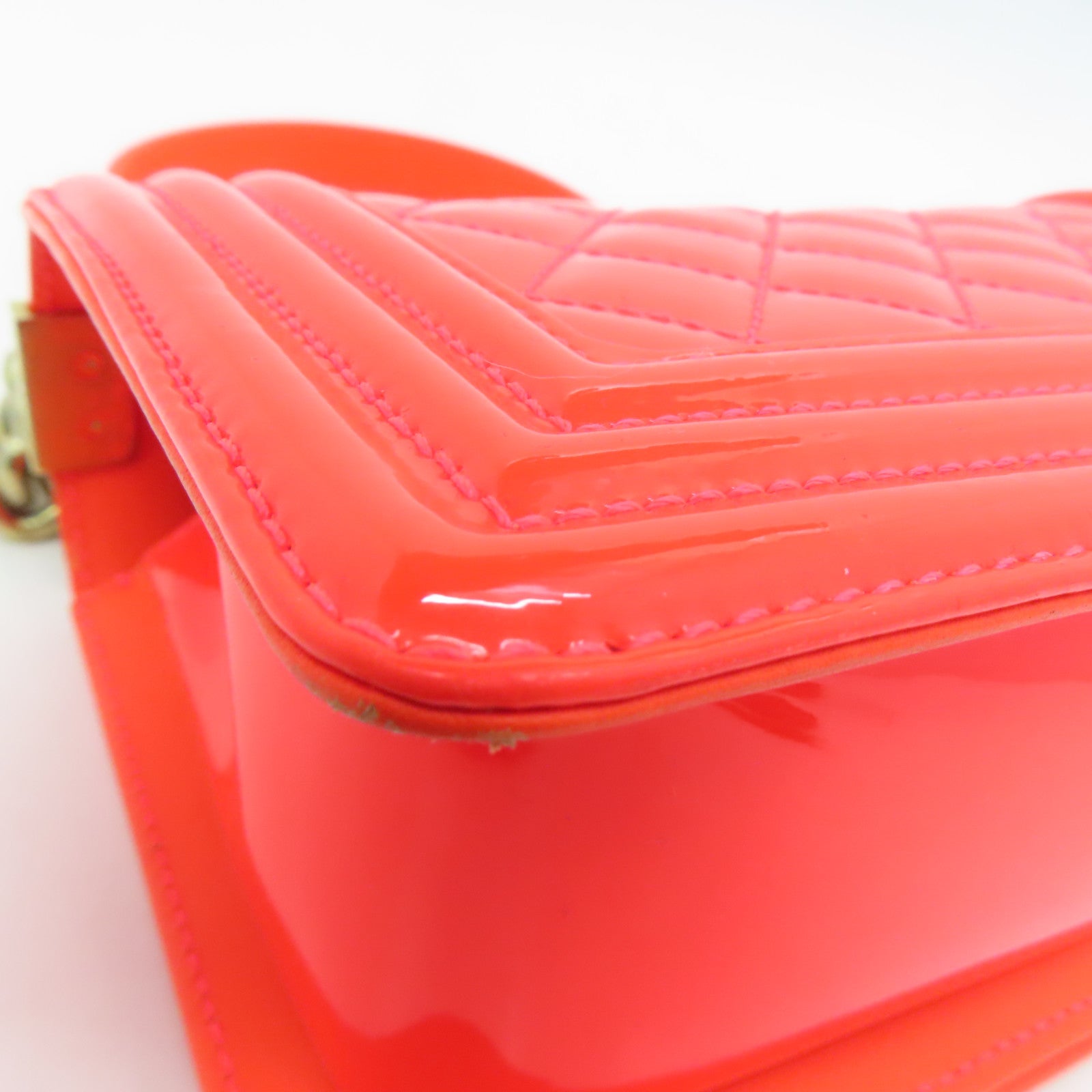 CHANEL diamond patent leather Boy Chanel Shoulder Bag gold buckle chain shoulder bag orange