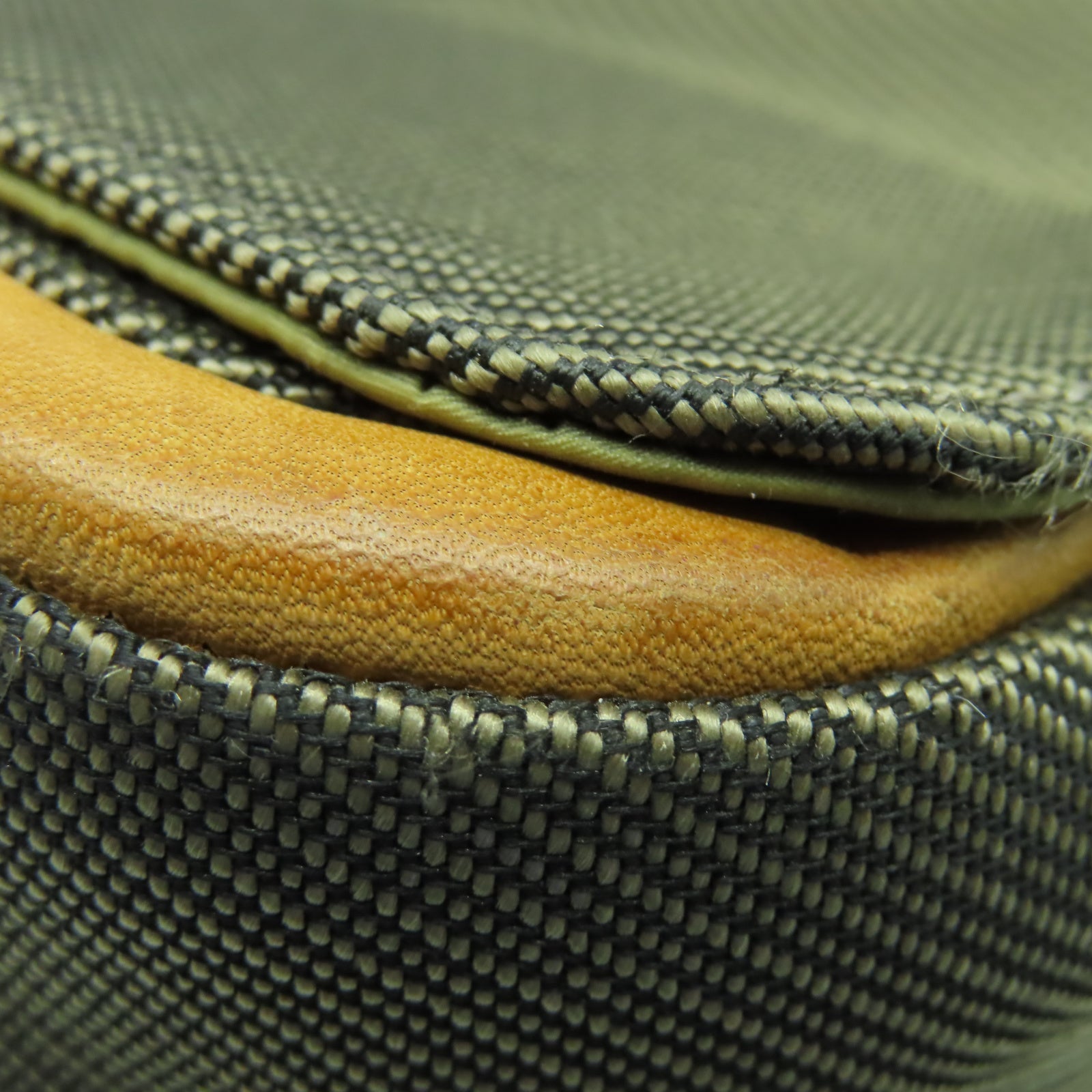 LOUIS VUITTON Damier Geant Mesaje NM銀扣肩背袋棕色