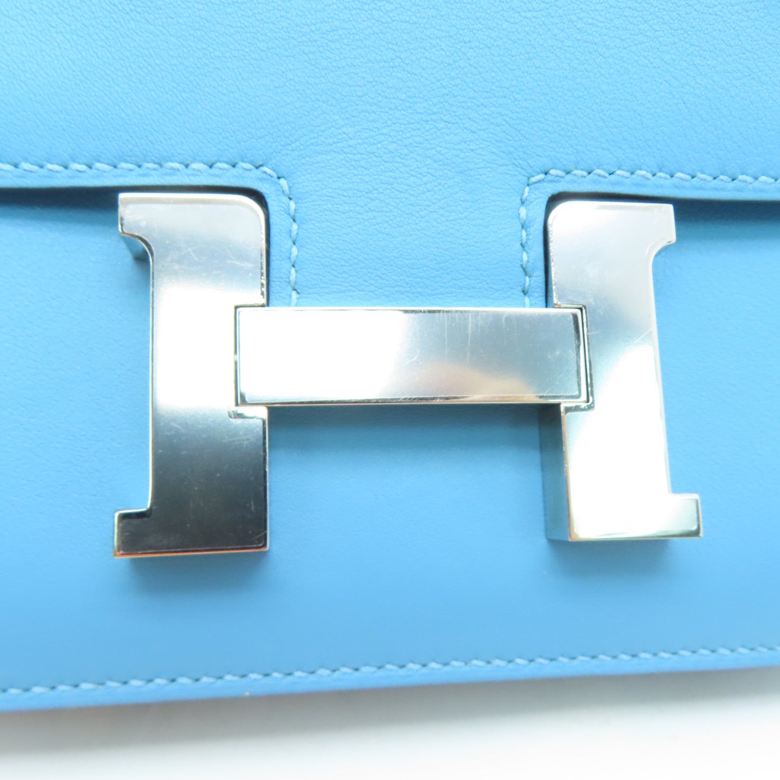 HERMES Swift皮革Constance Mini銀扣肩背袋Bleu Du Nord藍色