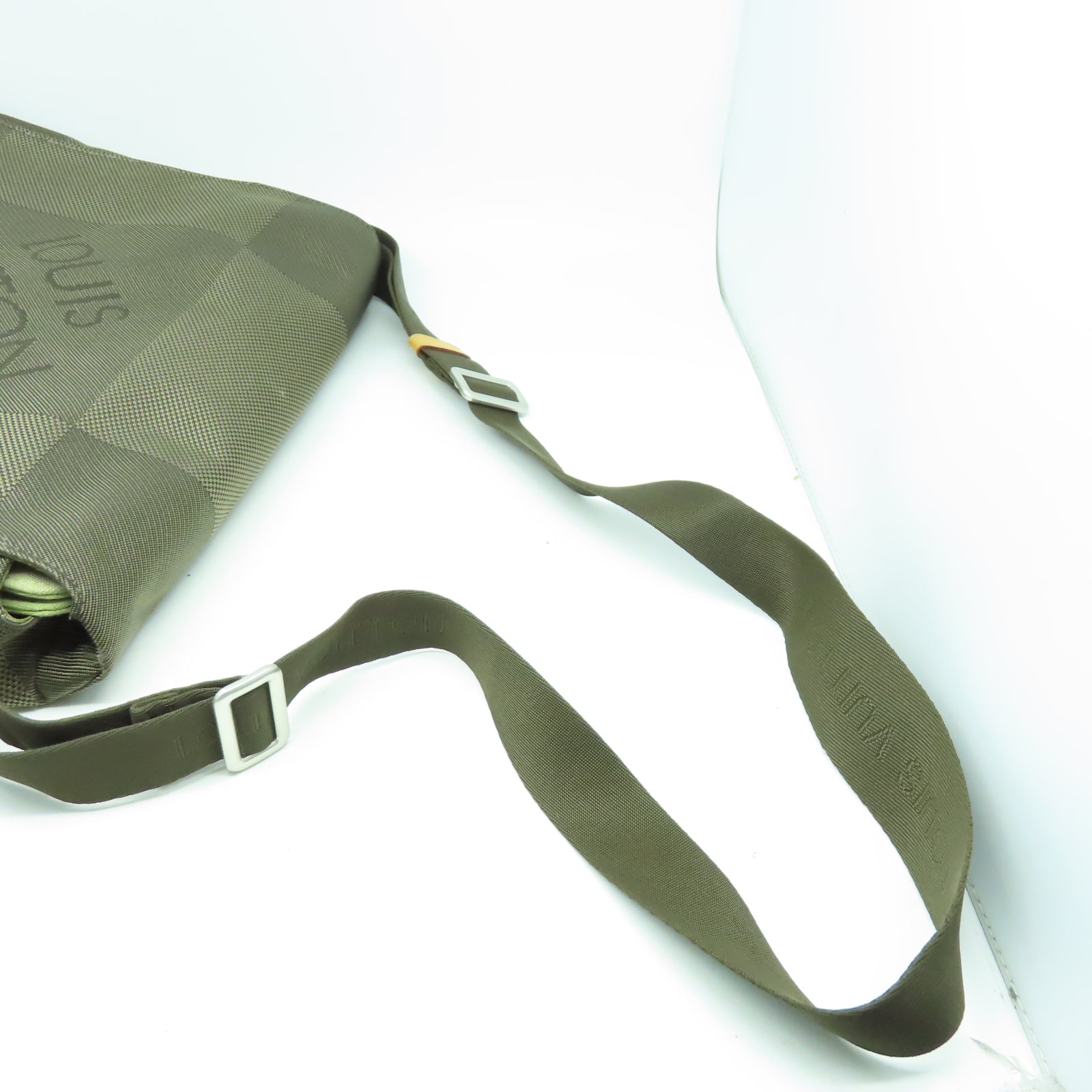 LOUIS VUITTON Damier Geant Mesaje NM銀扣肩背袋棕色