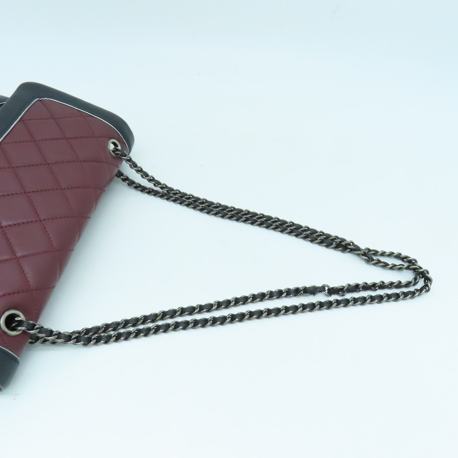 CHANEL diamond lambskin leather Chain Shoulder silver buckle shoulder bag black / maroon