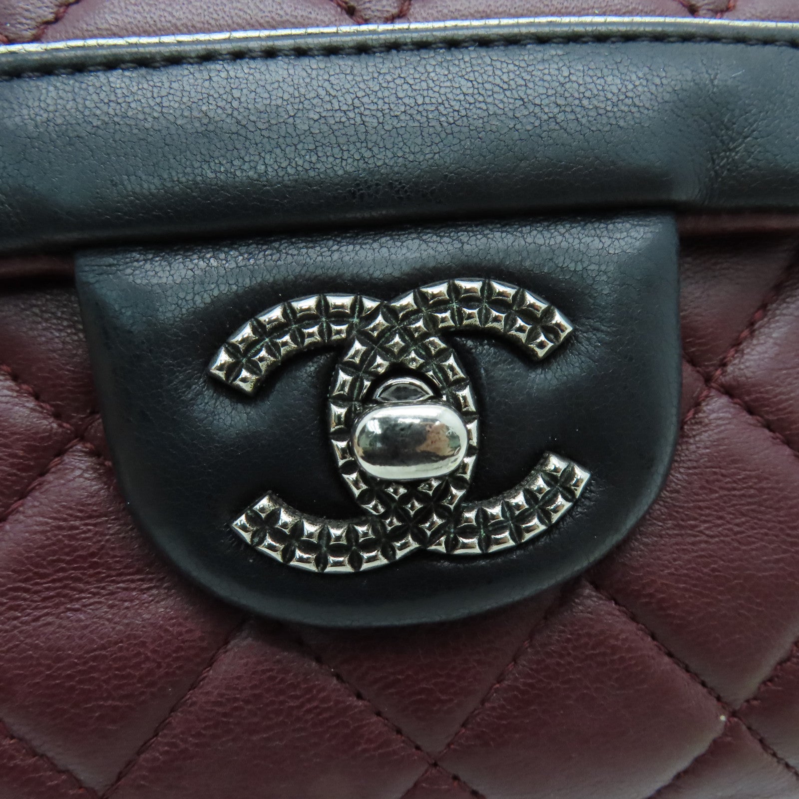 CHANEL diamond lambskin leather Chain Shoulder silver buckle shoulder bag black / maroon