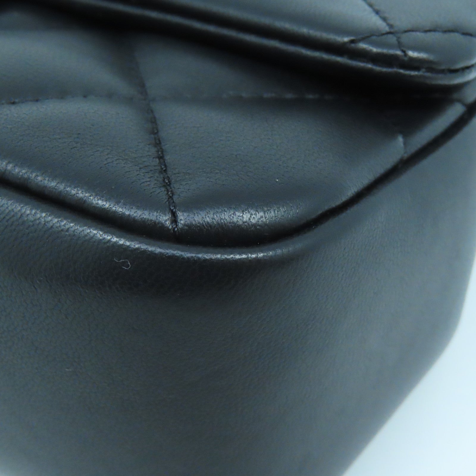 CHANEL rhombic cowhide leather Chain Shoulder Bag gold buckle chain shoulder bag black