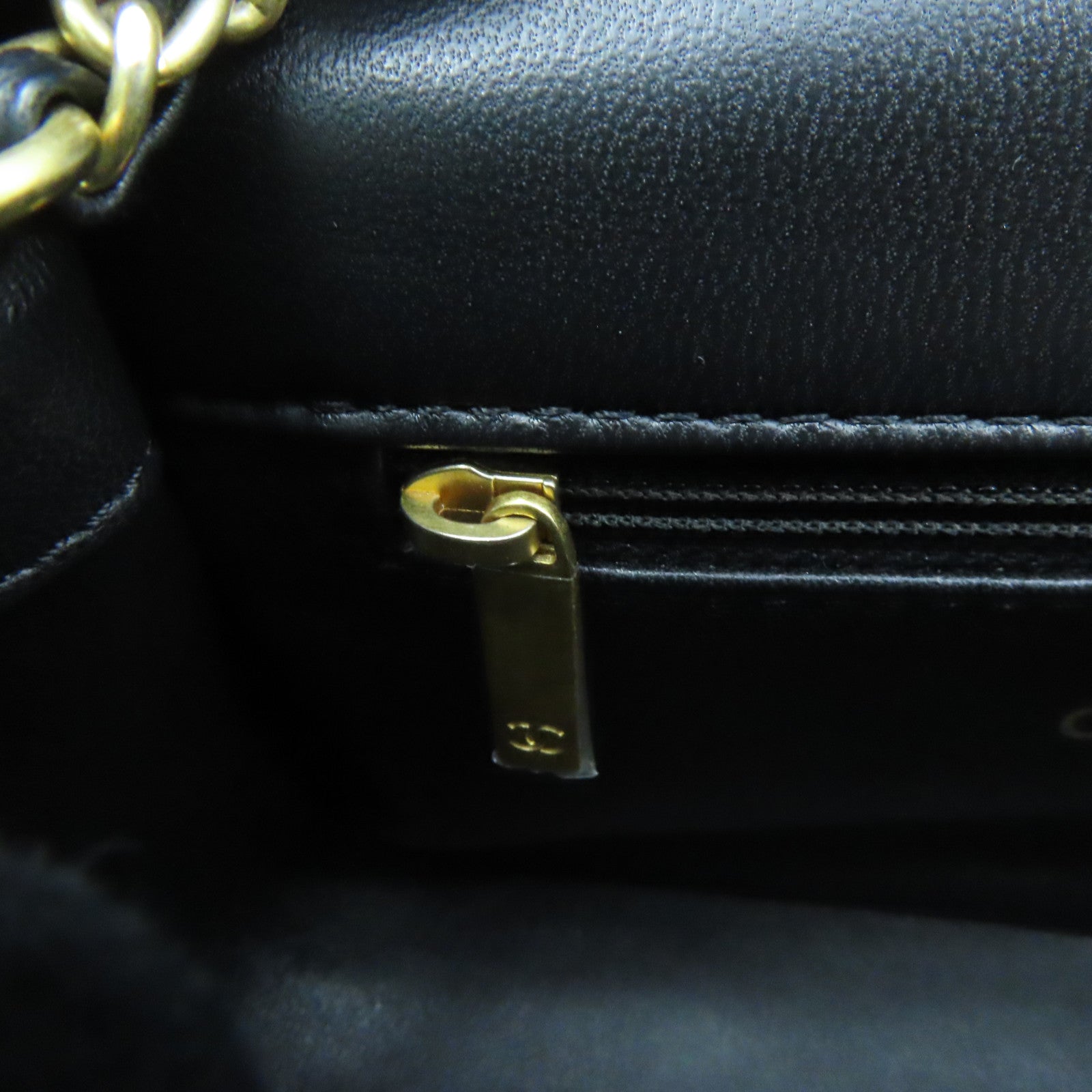 CHANEL rhombic cowhide leather Chain Shoulder Bag gold buckle chain shoulder bag black