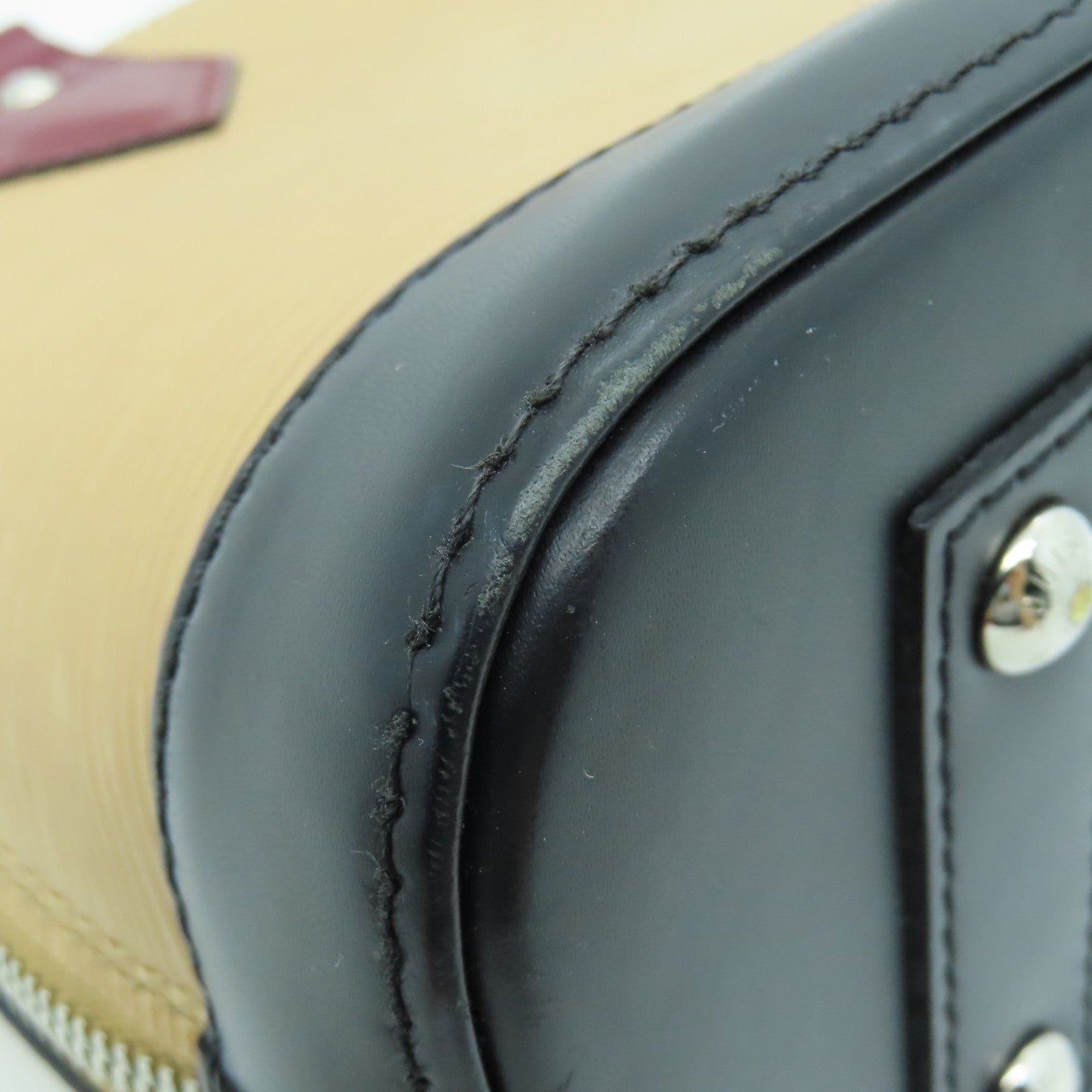 LOUIS VUITTON Epi Alma BB銀扣肩背袋棕色