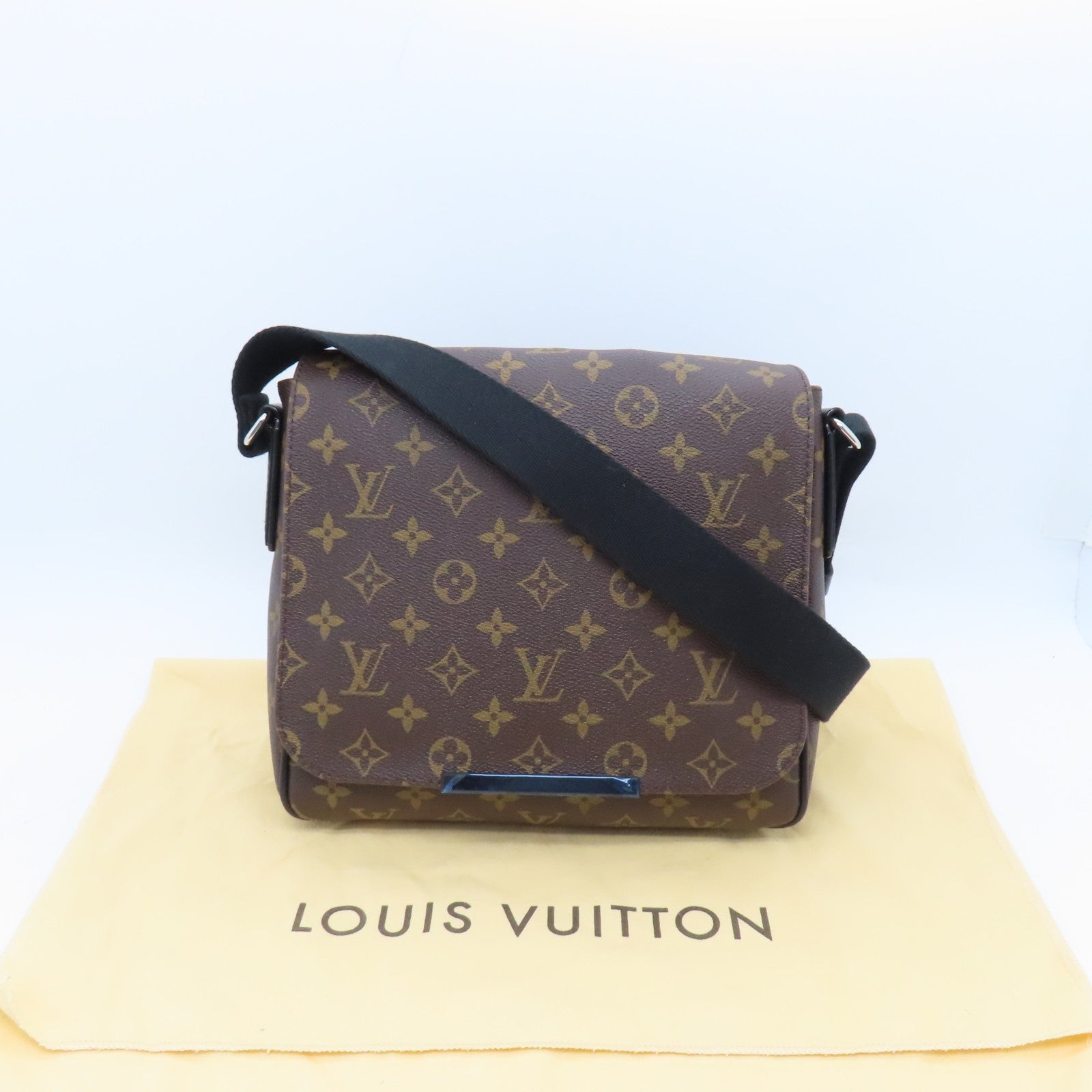 LOUIS VUITTON Monogram District PM銀扣肩背袋棕色