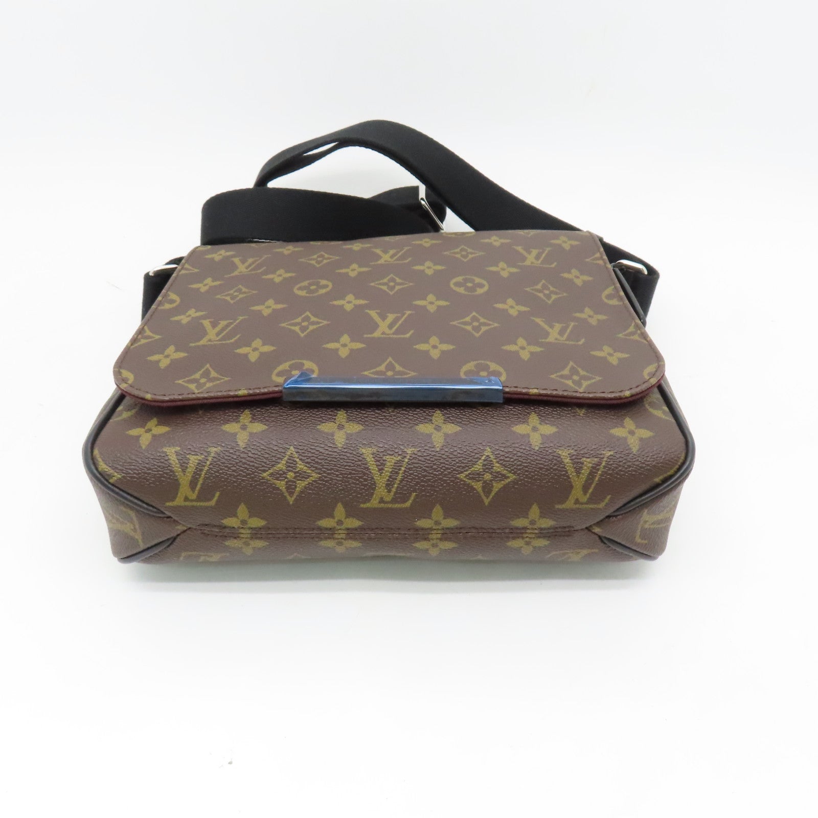 LOUIS VUITTON Monogram District PM銀扣肩背袋棕色