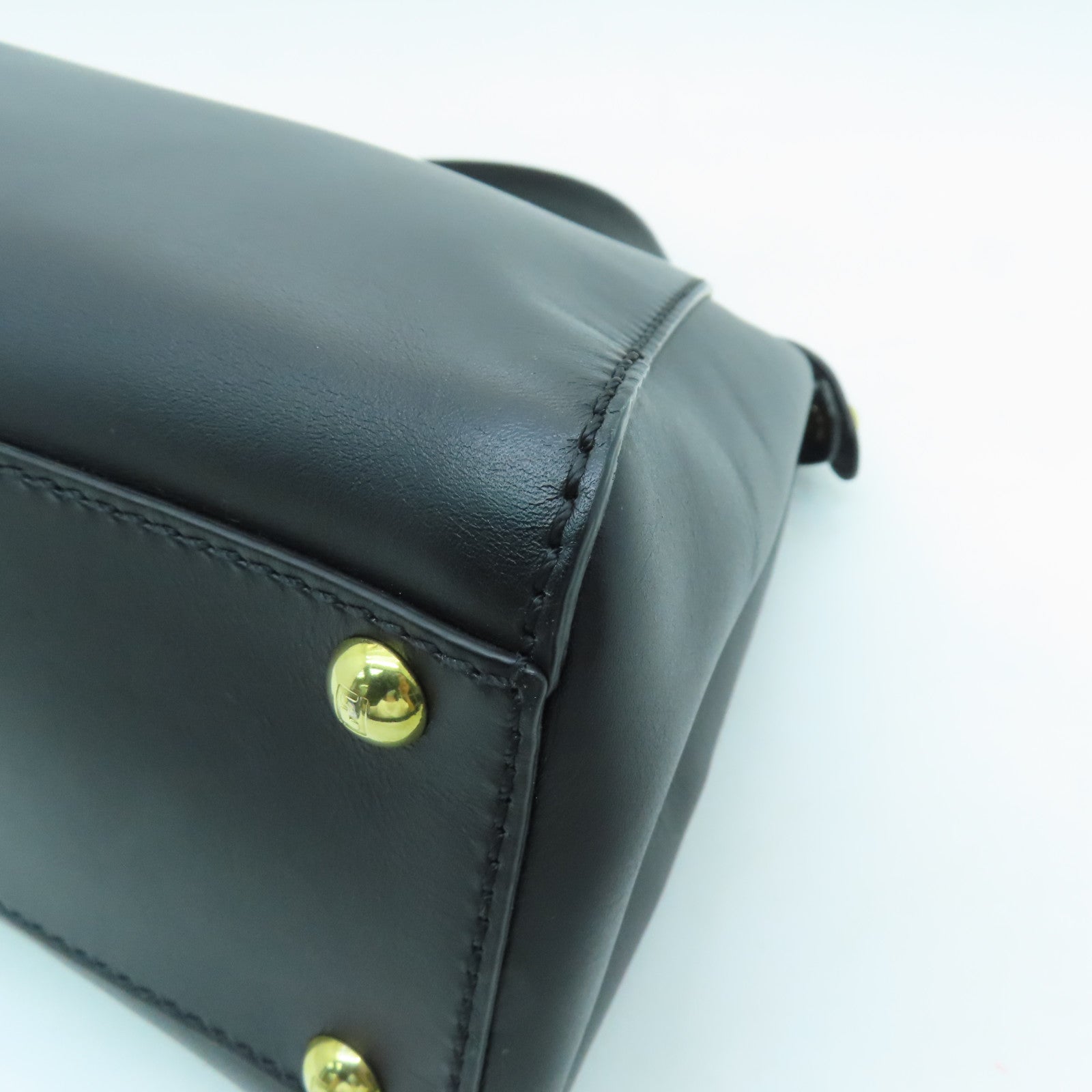 FENDI 【激減優惠】牛皮皮革Peekaboo金扣手挽袋黑色
