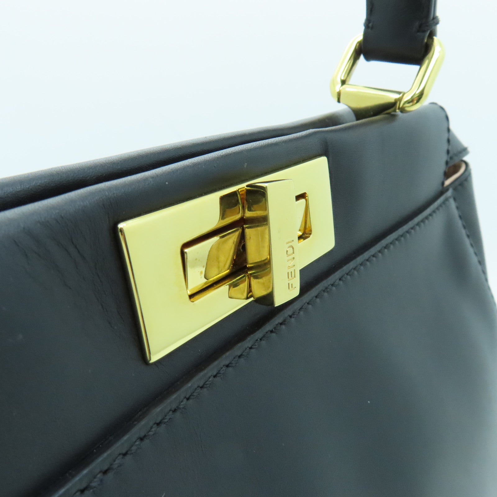 FENDI 【激減優惠】牛皮皮革Peekaboo金扣手挽袋黑色