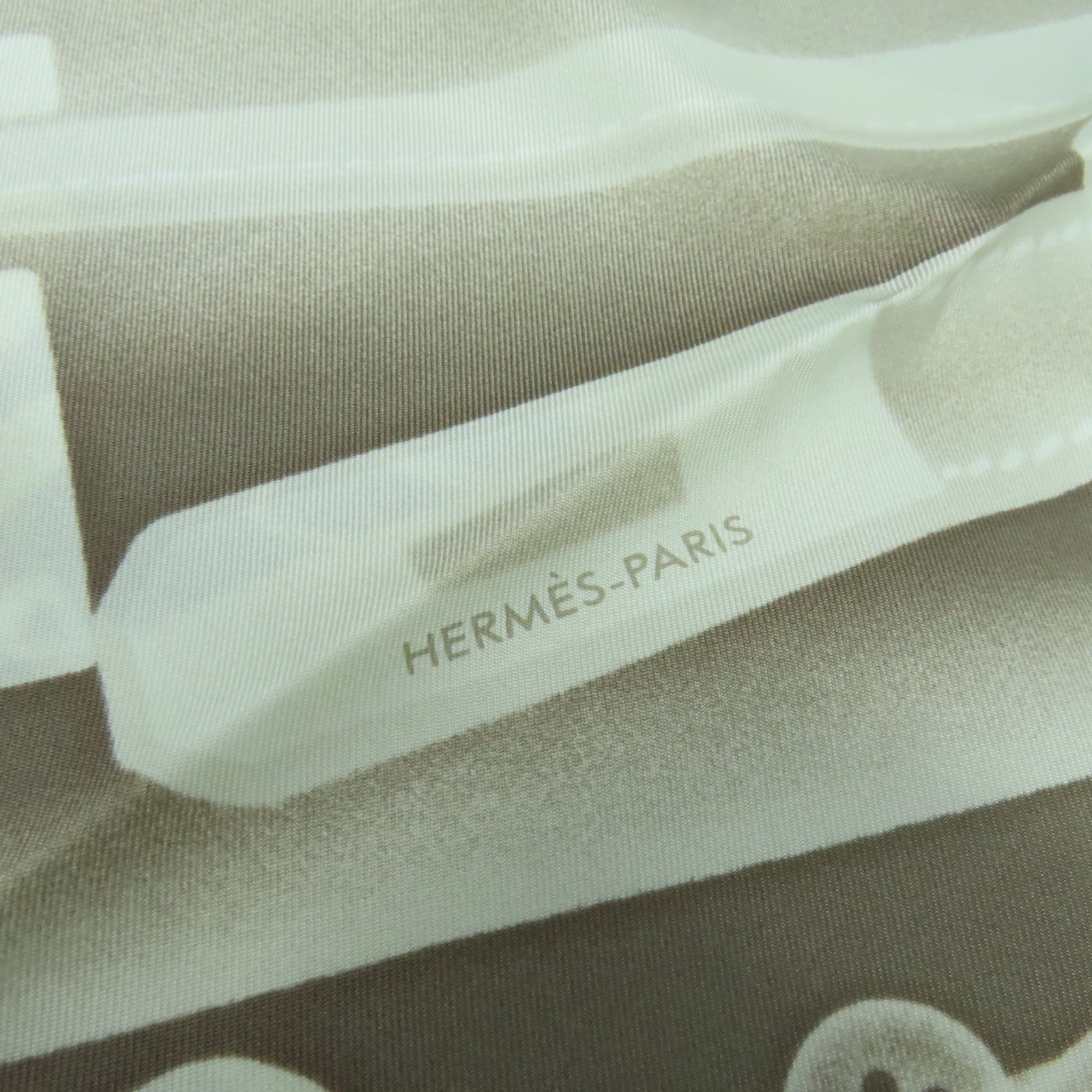 HERMES 絲質Scarf圍巾米色
