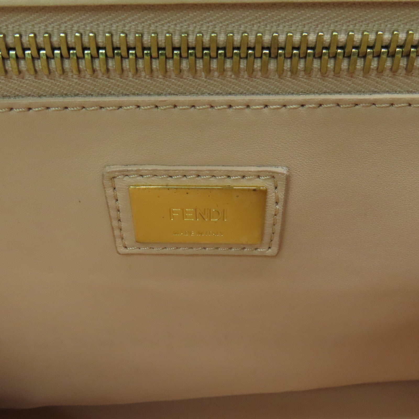 FENDI 【激減優惠】牛皮皮革Peekaboo金扣手挽袋黑色