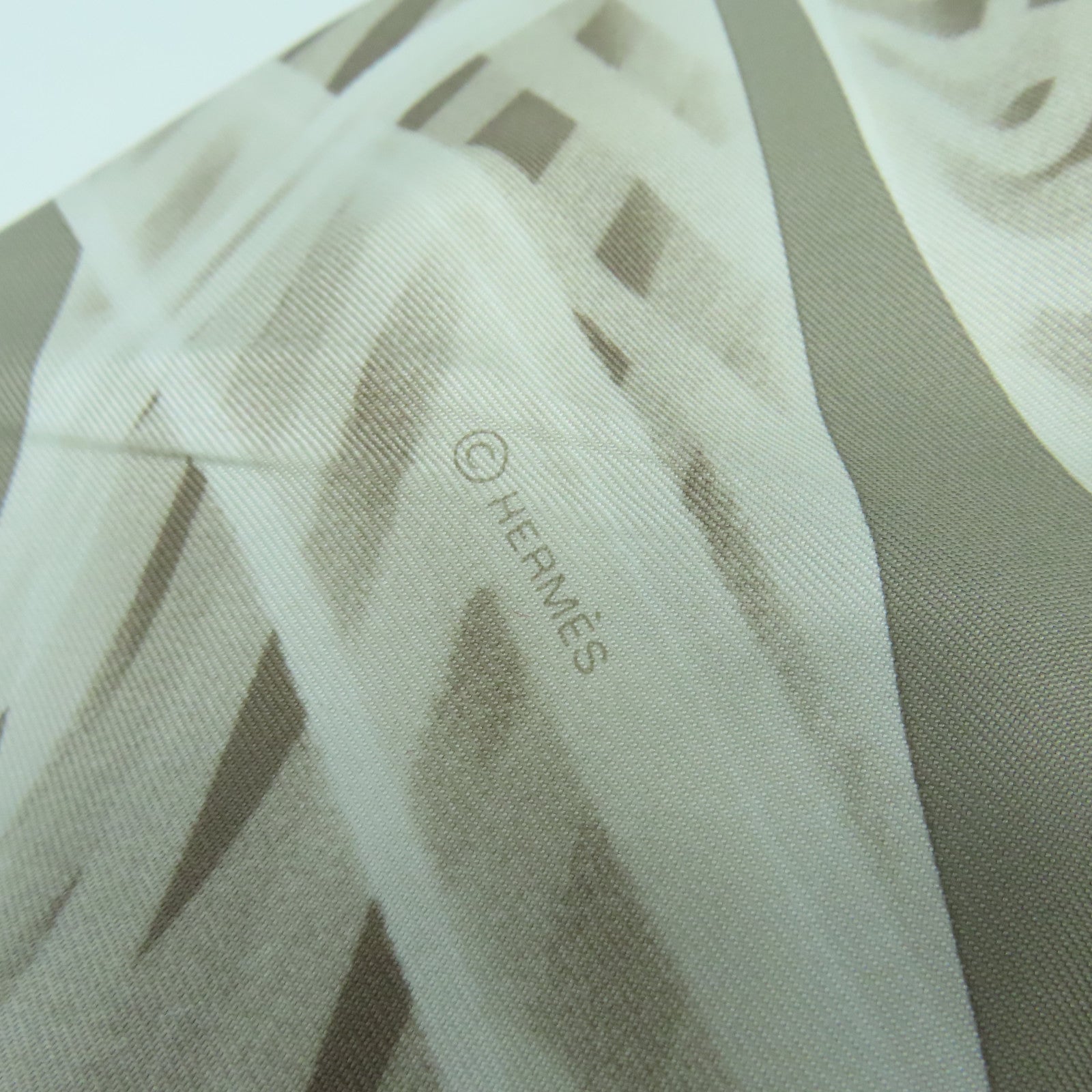 HERMES 絲質Scarf圍巾米色