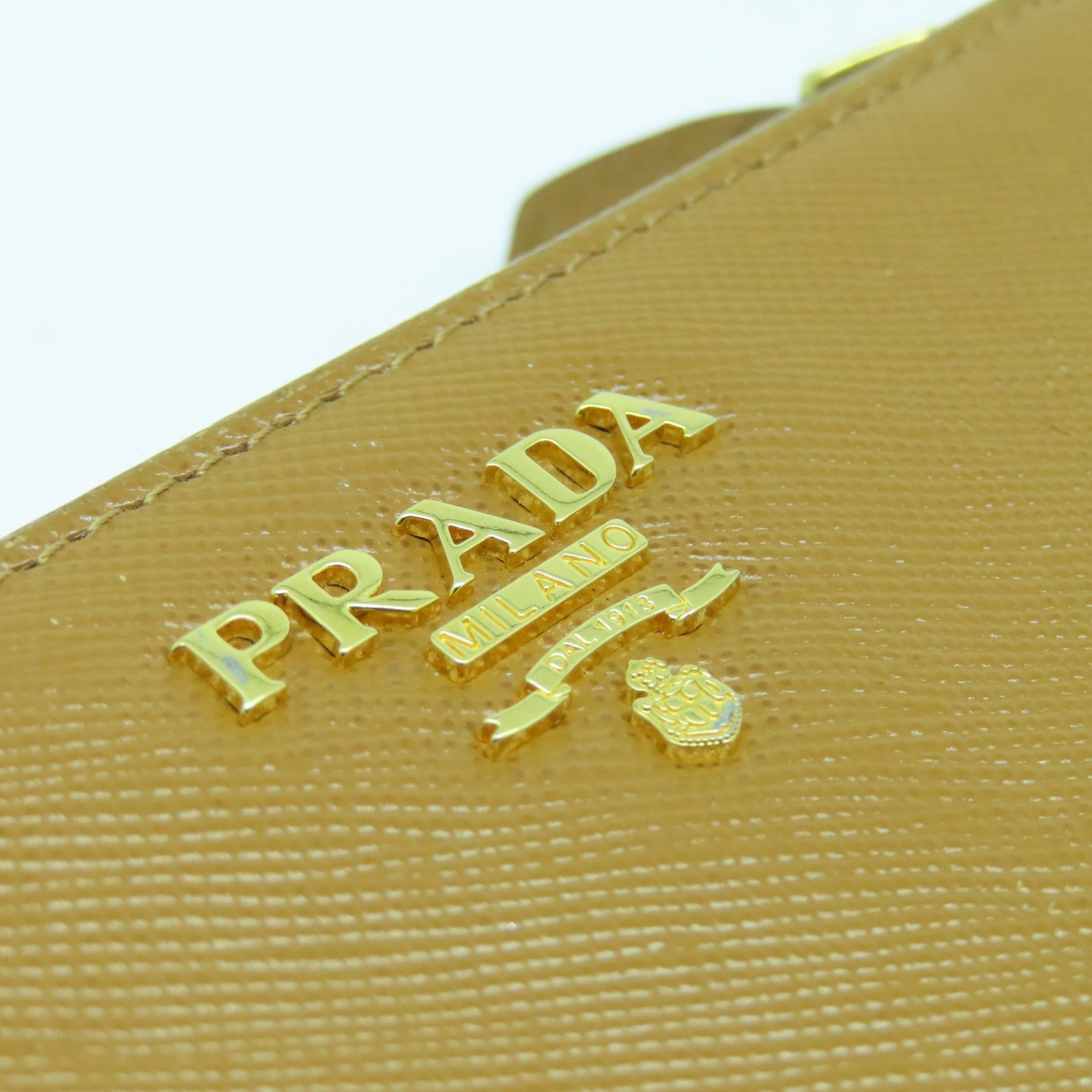 PRADA 牛皮皮革Wallet金扣钱包棕色