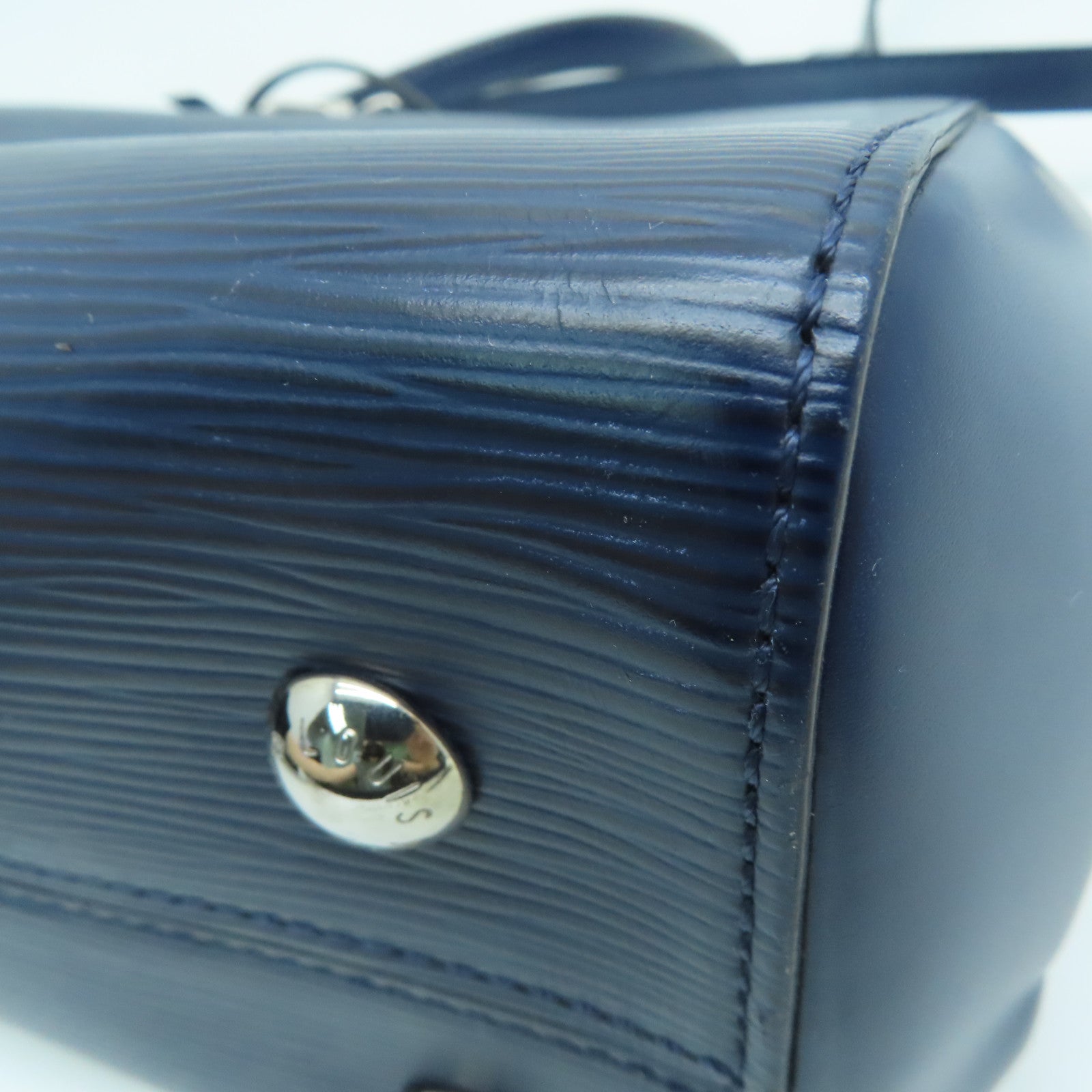 LOUIS VUITTON [Sharp Discount] Epi Cluny MM Silver Buckle Chain Shoulder Bag Blue
