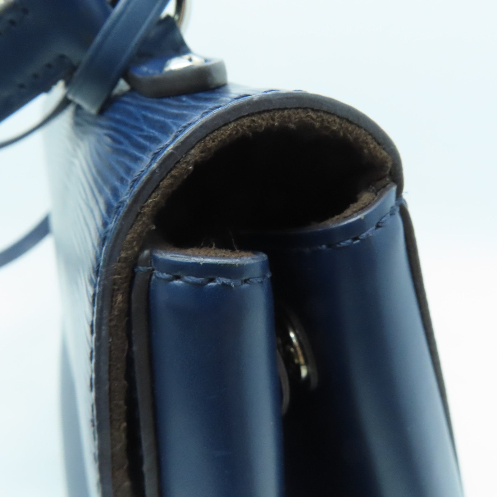 LOUIS VUITTON [Sharp Discount] Epi Cluny MM Silver Buckle Chain Shoulder Bag Blue