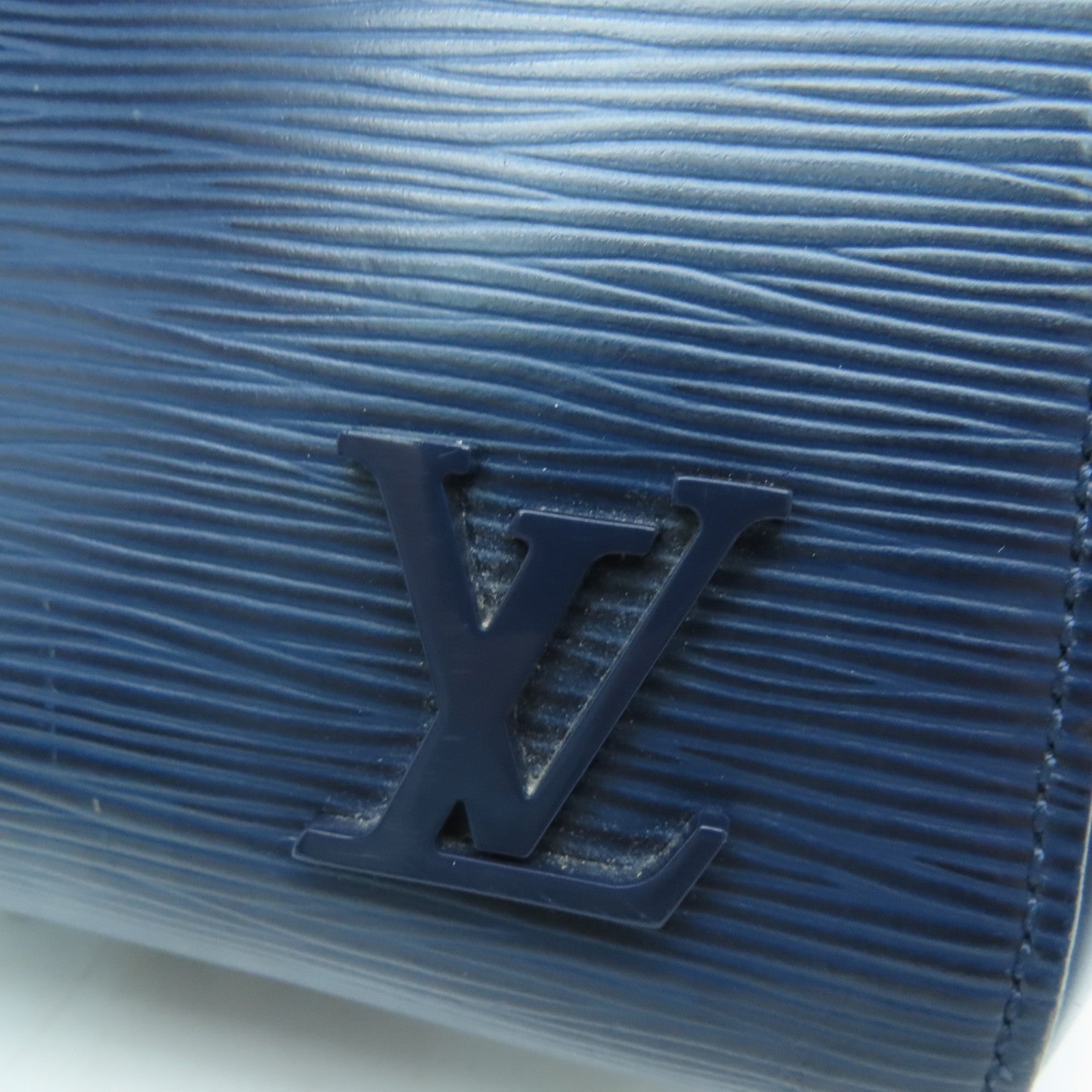 LOUIS VUITTON [Sharp Discount] Epi Cluny MM Silver Buckle Chain Shoulder Bag Blue