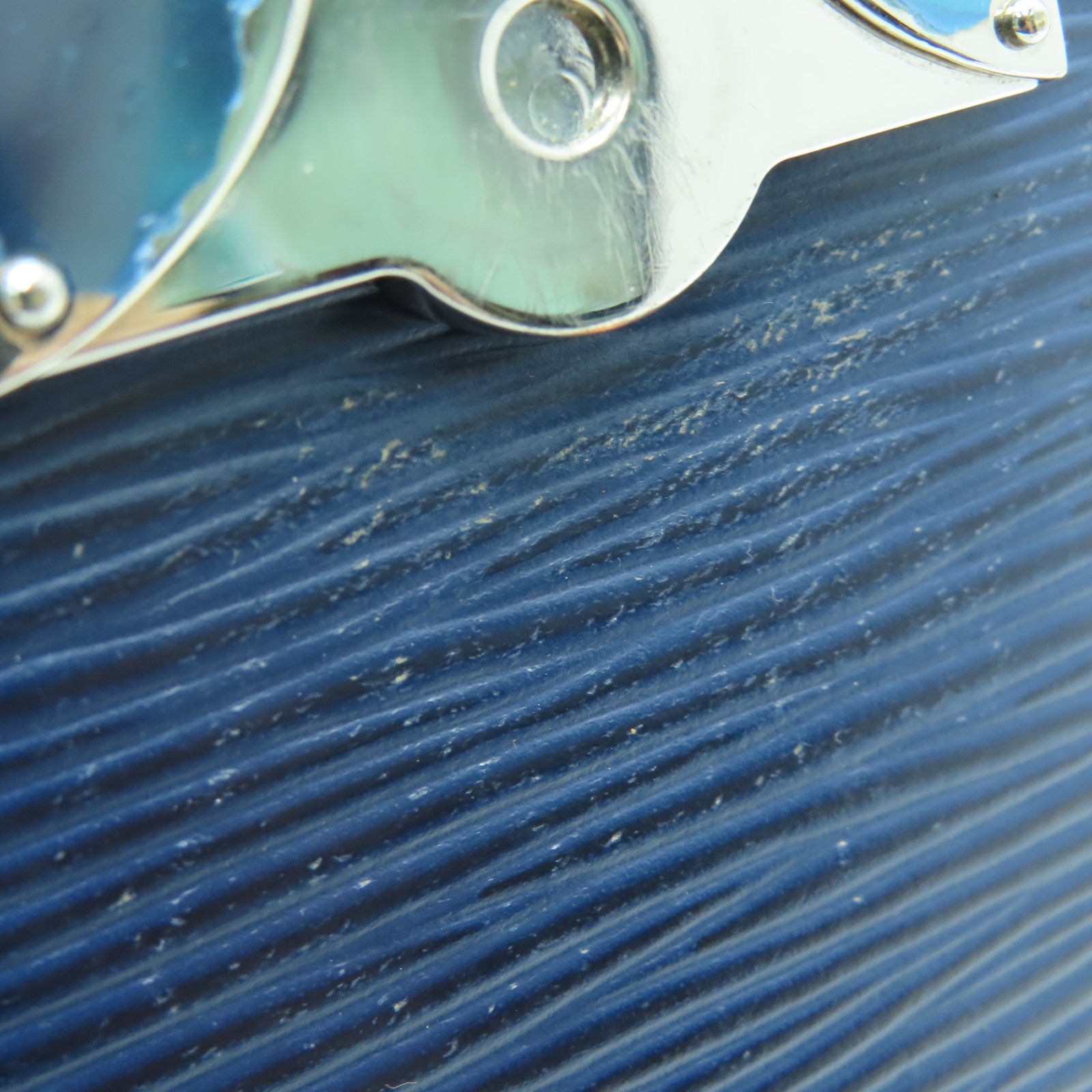 LOUIS VUITTON [Sharp Discount] Epi Cluny MM Silver Buckle Chain Shoulder Bag Blue
