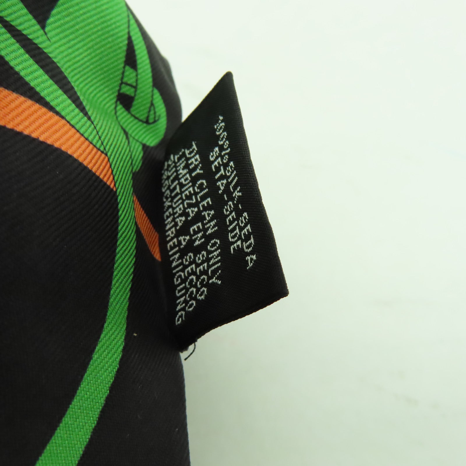 HERMES 絲質Fringe Twilly絲巾黒色/彩色