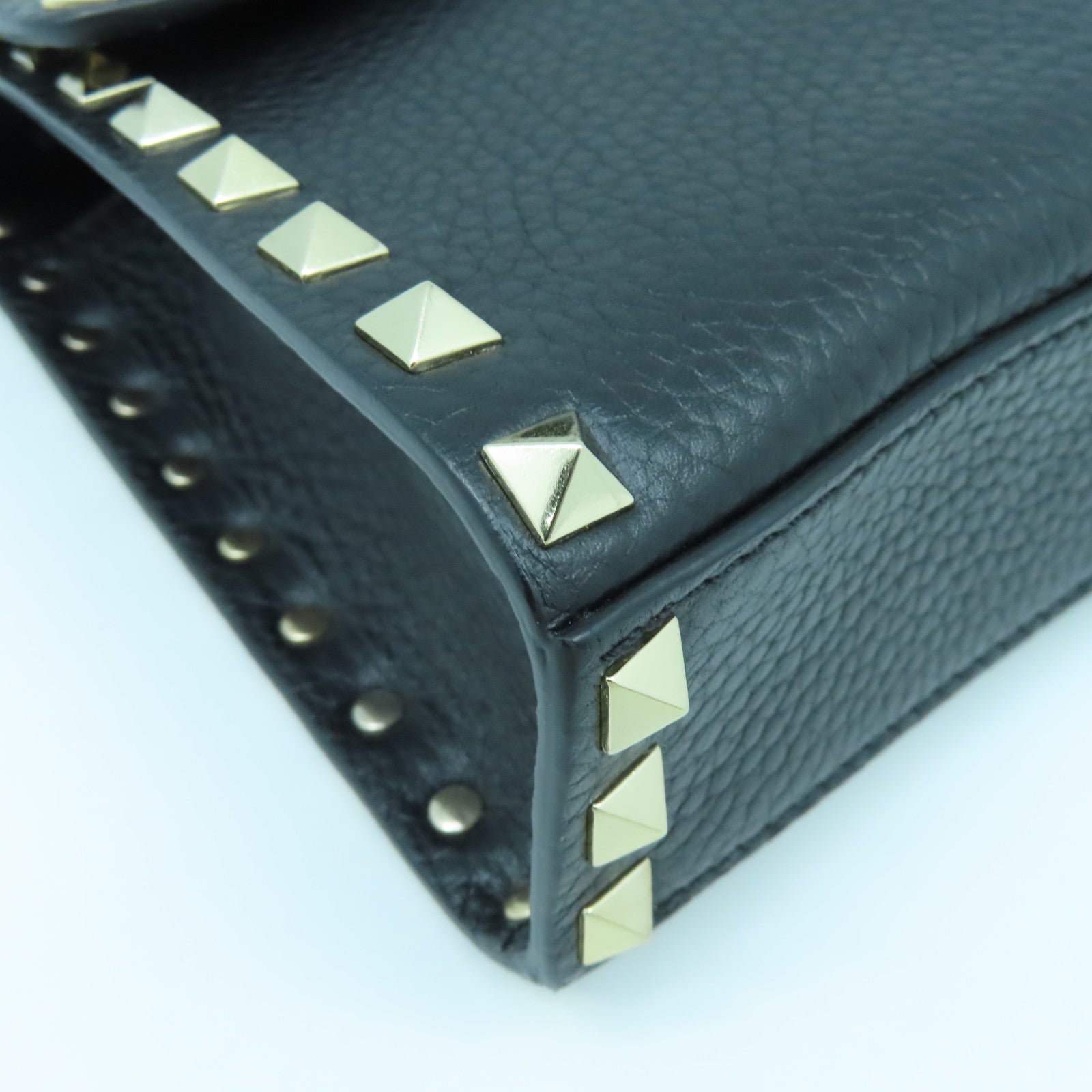 Valentino Calfskin Leather Garavani Rockstud Shoulder Bag Gold Buckle Shoulder Bag Black
