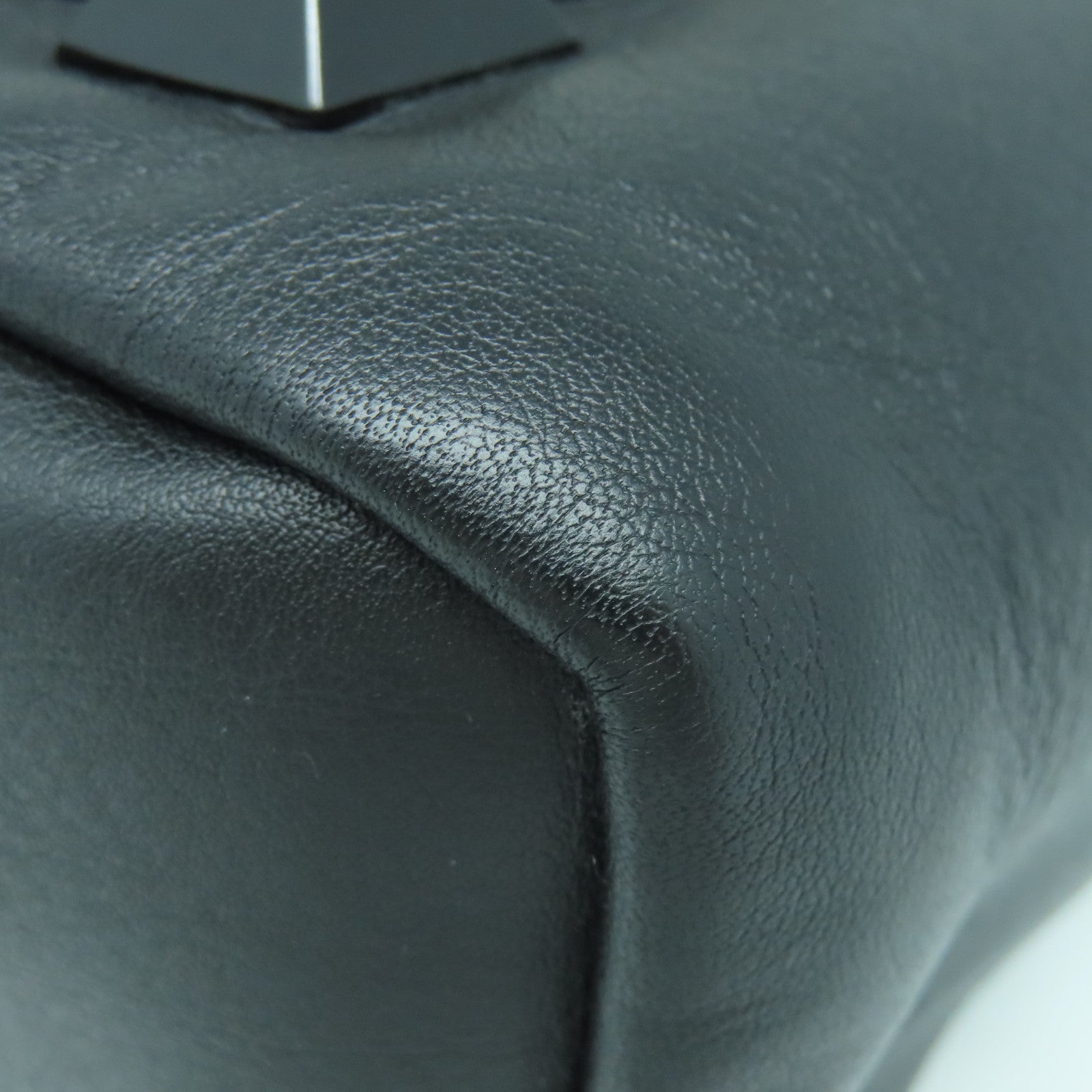 FENDI 【激減優惠】牛皮皮革Shoulder Bag金扣肩背袋黑色
