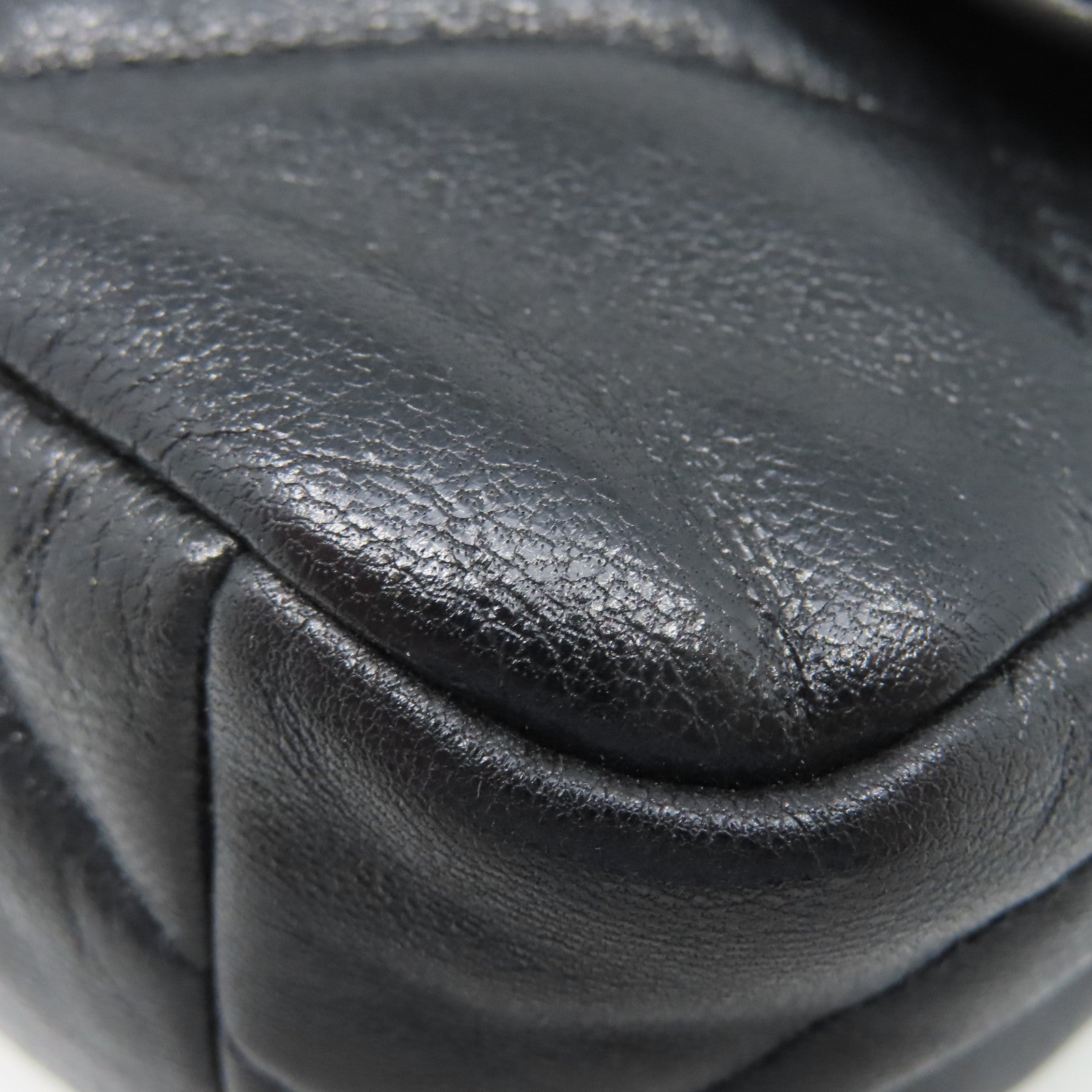 CHANEL 菱格牛皮皮革Chain Shoulder金銀扣鏈帶肩背袋黑色