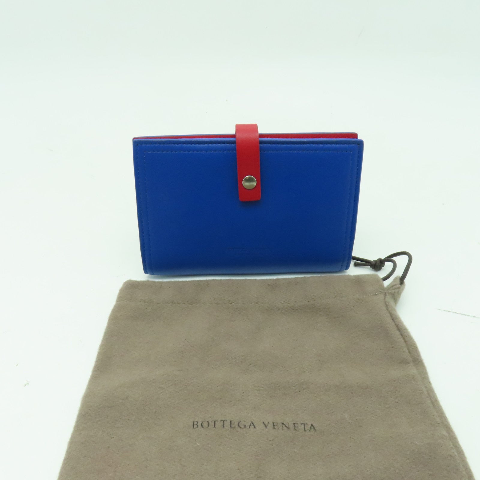 BOTTEGA VENETA 【激減優惠】羊皮皮革Passport Case銀扣護照套藍色/紅色
