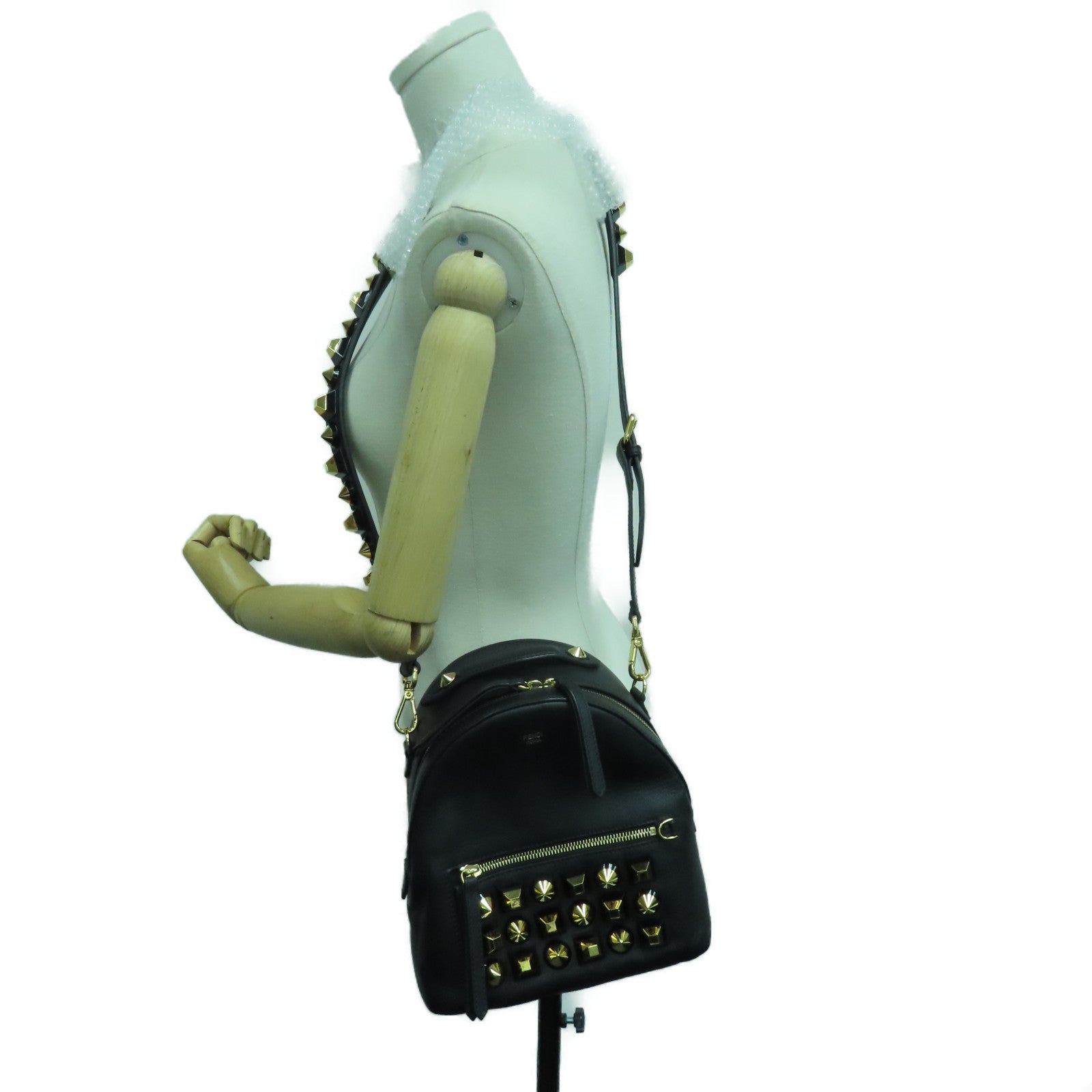 FENDI 【激減優惠】牛皮皮革Shoulder Bag金扣肩背袋黑色