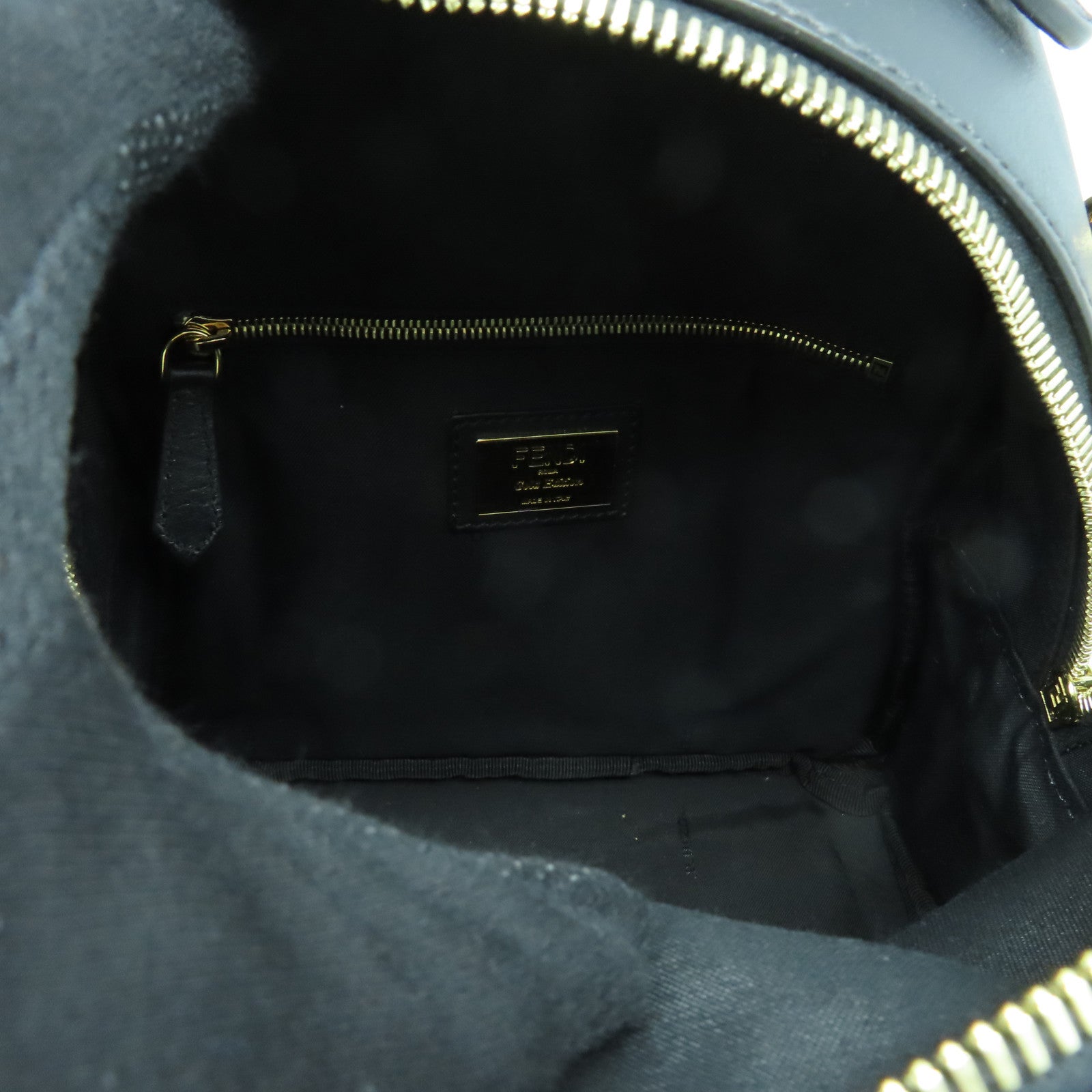 FENDI 【激減優惠】牛皮皮革Shoulder Bag金扣肩背袋黑色