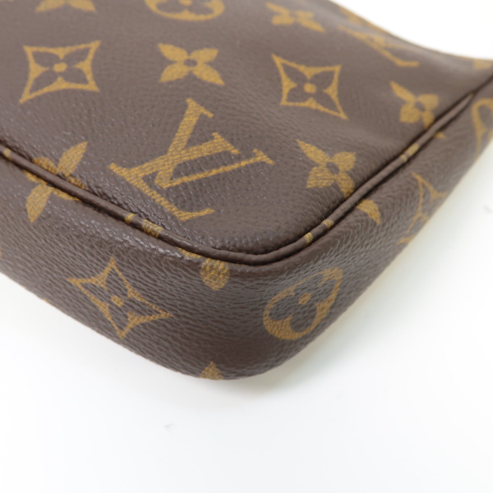 LOUIS VUITTON Monogram Pochette Accessories金扣手挽袋棕色