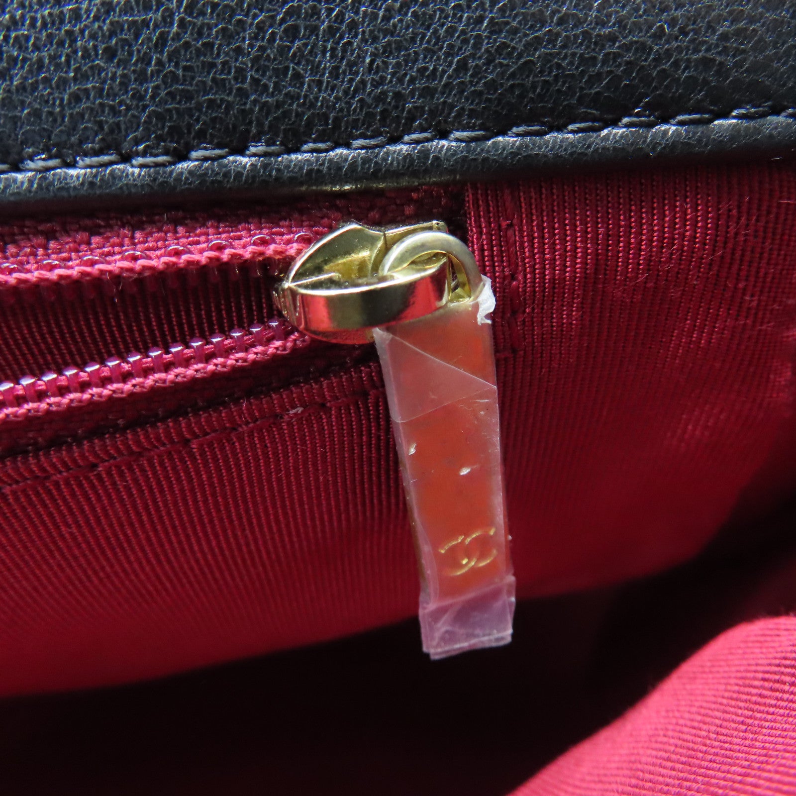 CHANEL 菱格牛皮皮革Chain Shoulder金銀扣鏈帶肩背袋黑色