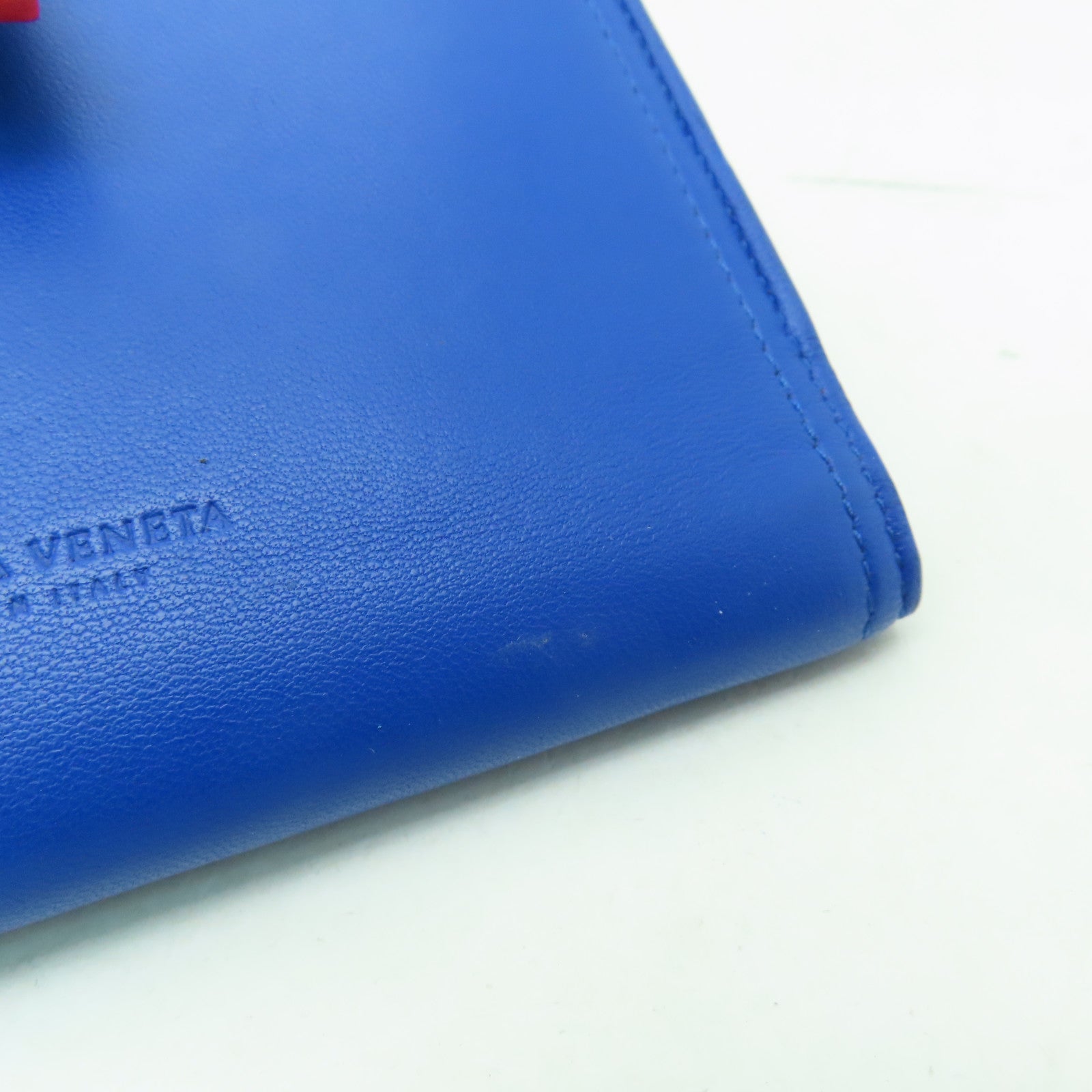 BOTTEGA VENETA 【激減優惠】羊皮皮革Passport Case銀扣護照套藍色/紅色