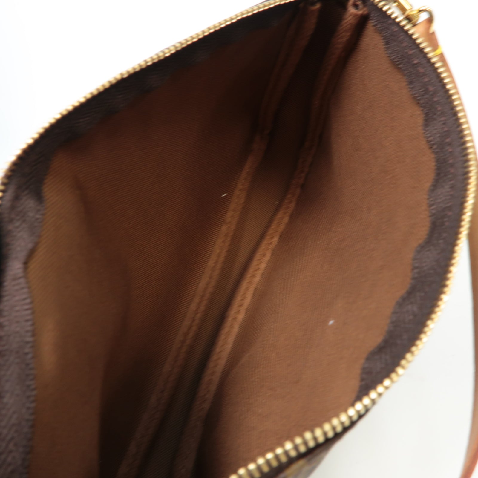 LOUIS VUITTON Monogram Pochette Accessories金扣手挽袋棕色