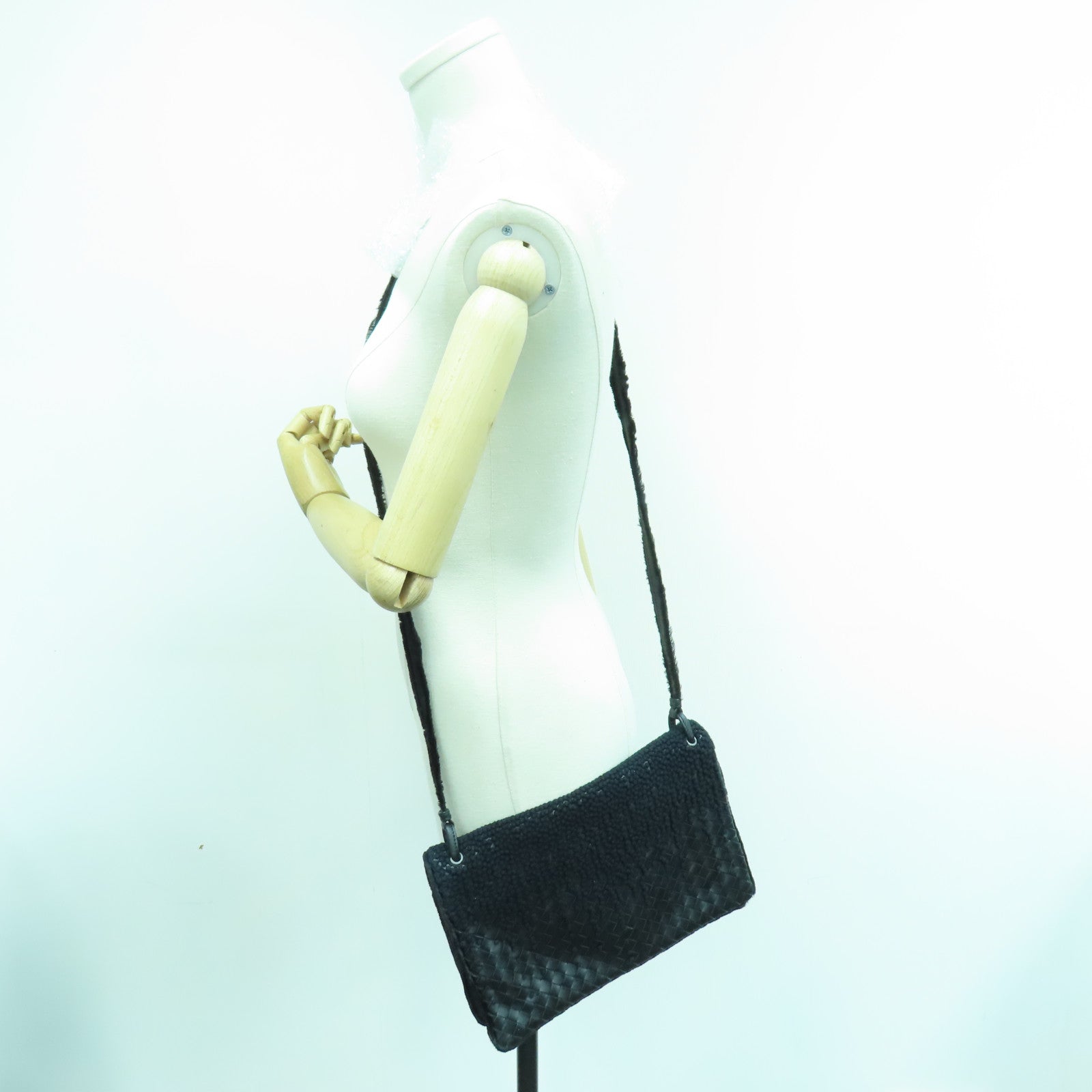BOTTEGA VENETA 织纹皮革Shoulder Bag肩背袋黑色