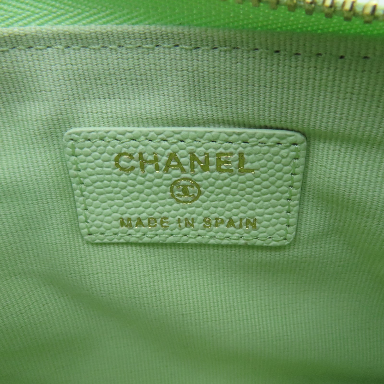 CHANEL 菱格Caviar皮革Mini Pouch金扣手拿包淺綠色