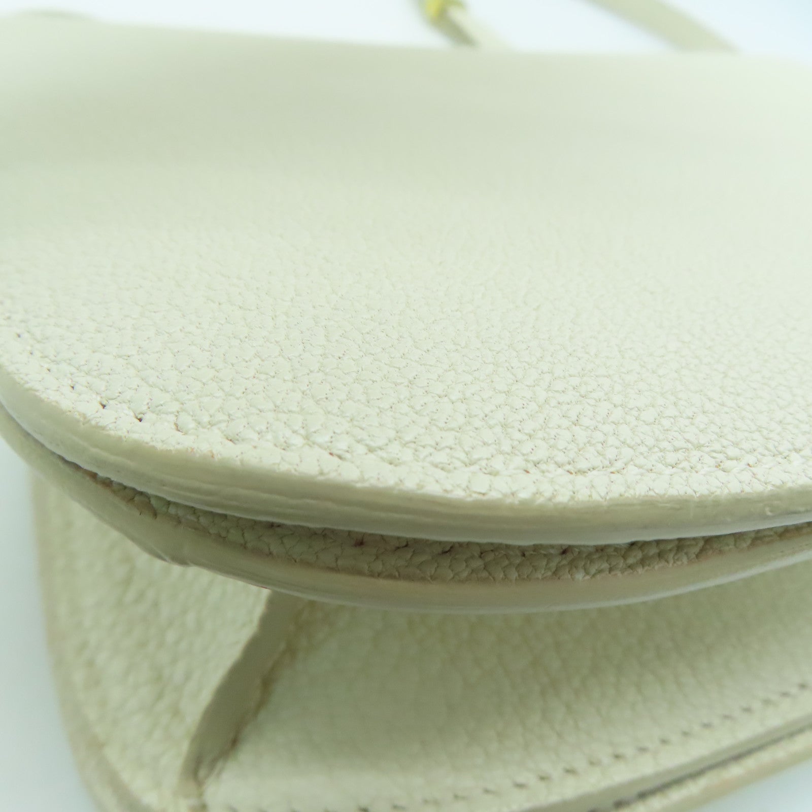 CELINE 牛皮皮革Shoulder Bag金扣肩背袋米白色